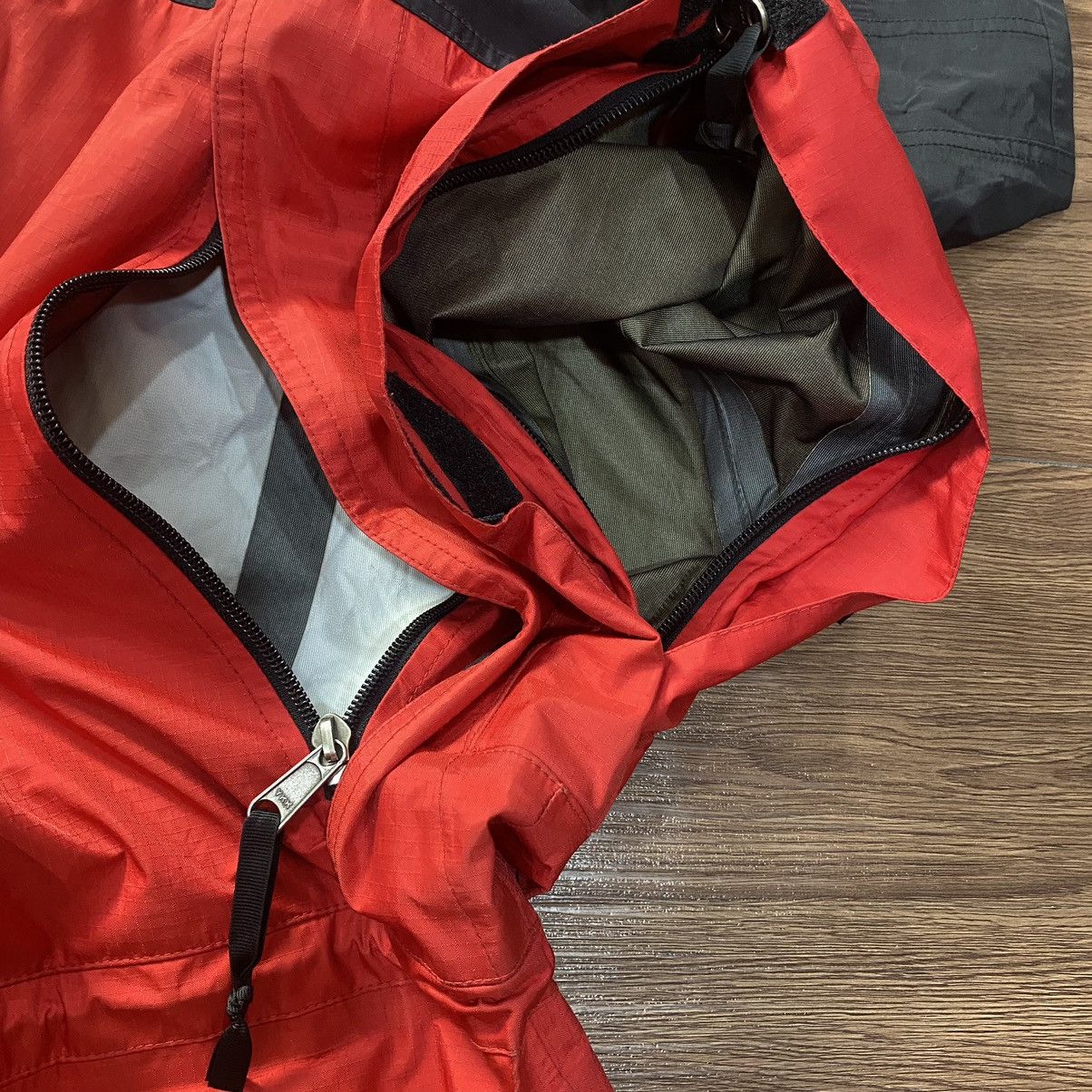 The North Face Vintage 90’s The North Face Gore-Tex Mountain Light Jacket Size US L / EU 52-54 / 3 - 5 Thumbnail