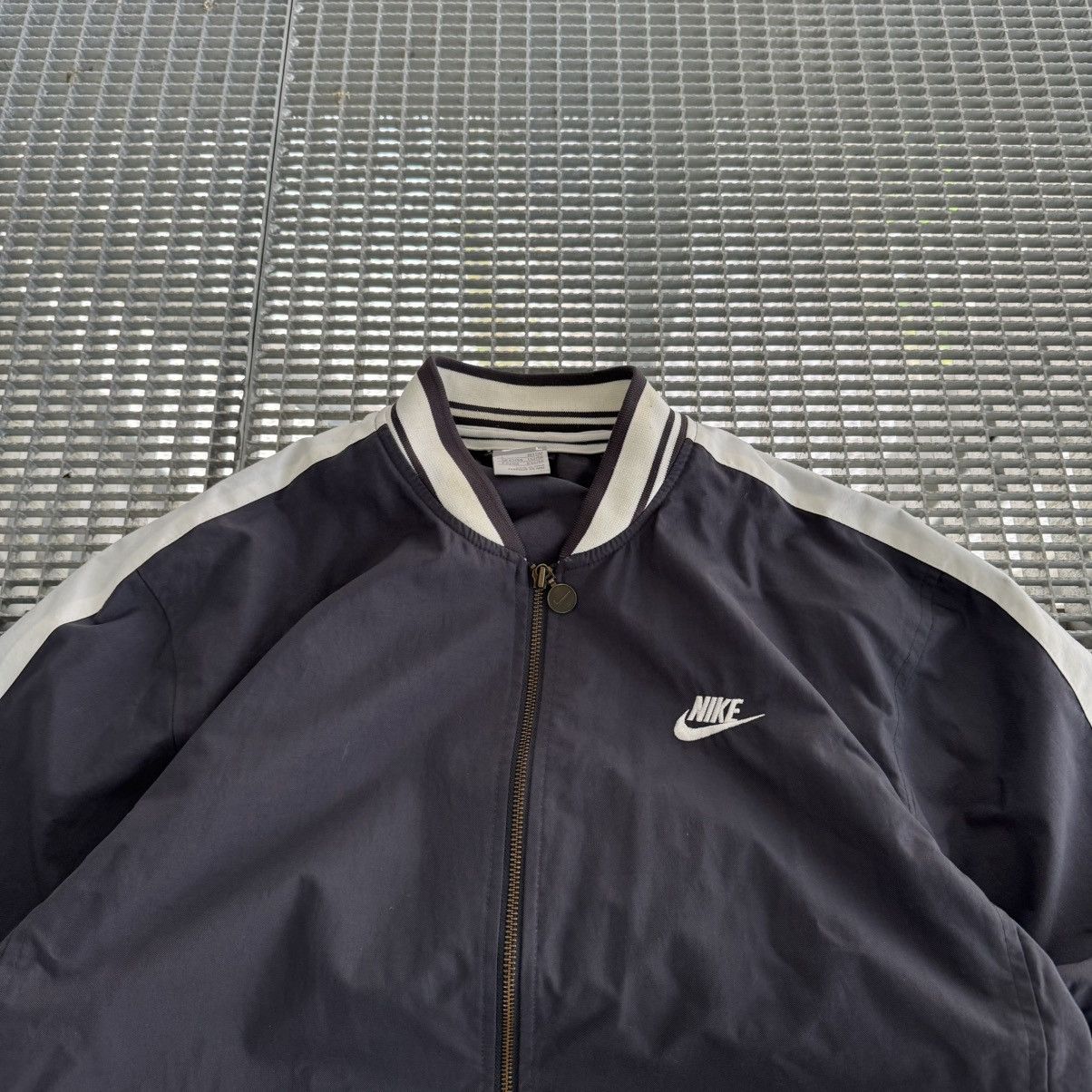 Nike Vintage Nike Jacket Logo Streetwear Drill Swoosh Y2K USA Size US L / EU 52-54 / 3 - 3 Thumbnail