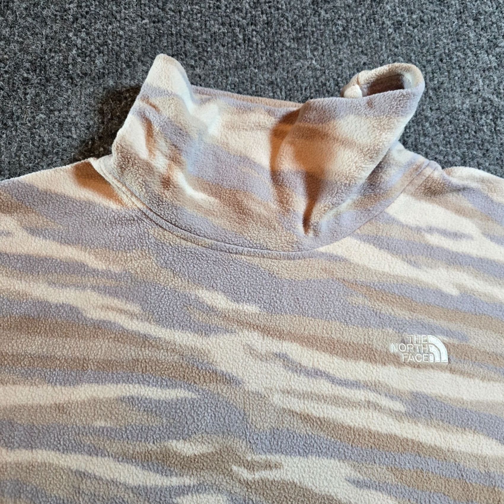 The North Face The North Face Sweater Womens Medium Beige Camo Fleece Pockets Pullover Casual Outdoor Size M / US 6-8 / IT 42-44 - 2 Thumbnail