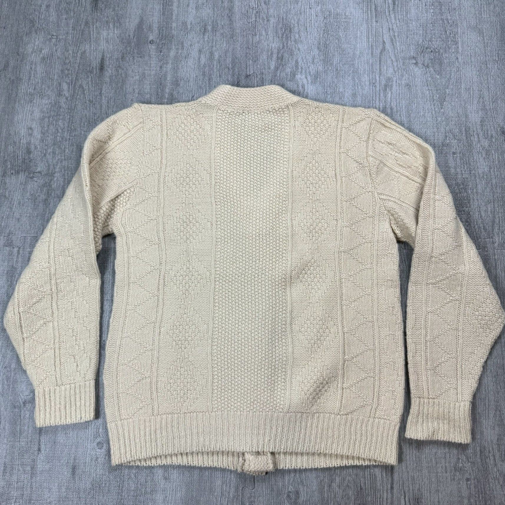 Vintage VINTAGE 1970s LAHMAR GEOMETRIC GOLF SWEATER Cardigan Size L Ivory Mens Size US L / EU 52-54 / 3 - 4 Thumbnail