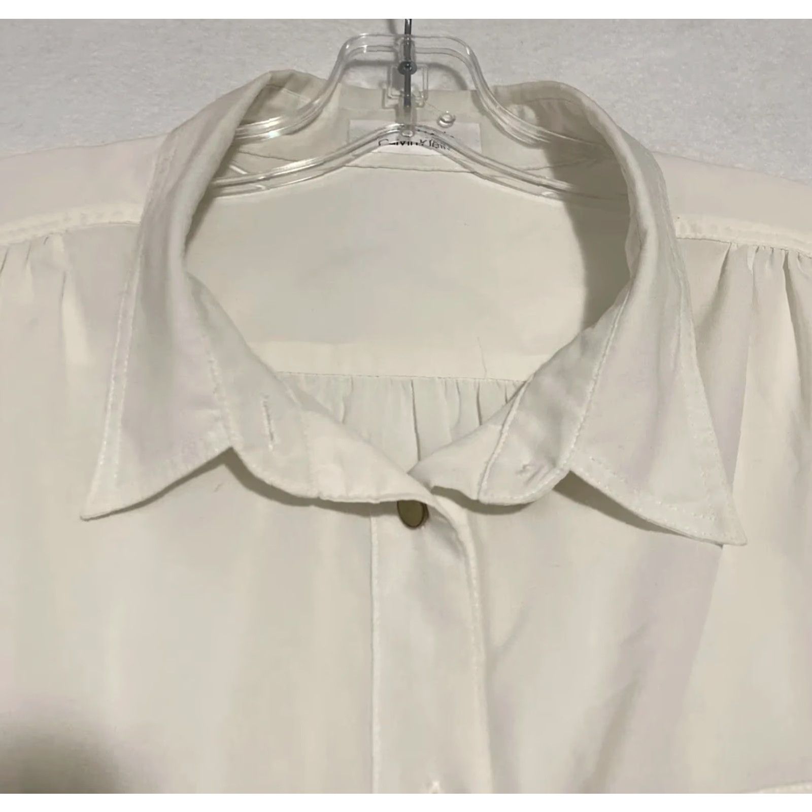 Calvin Klein Calvin Klein Button Shirt Women's M White Solid Shirt Short Sleeve Collared Button-Up CK Button Shirt Mens? Size M / US 6-8 / IT 42-44 - 3 Thumbnail