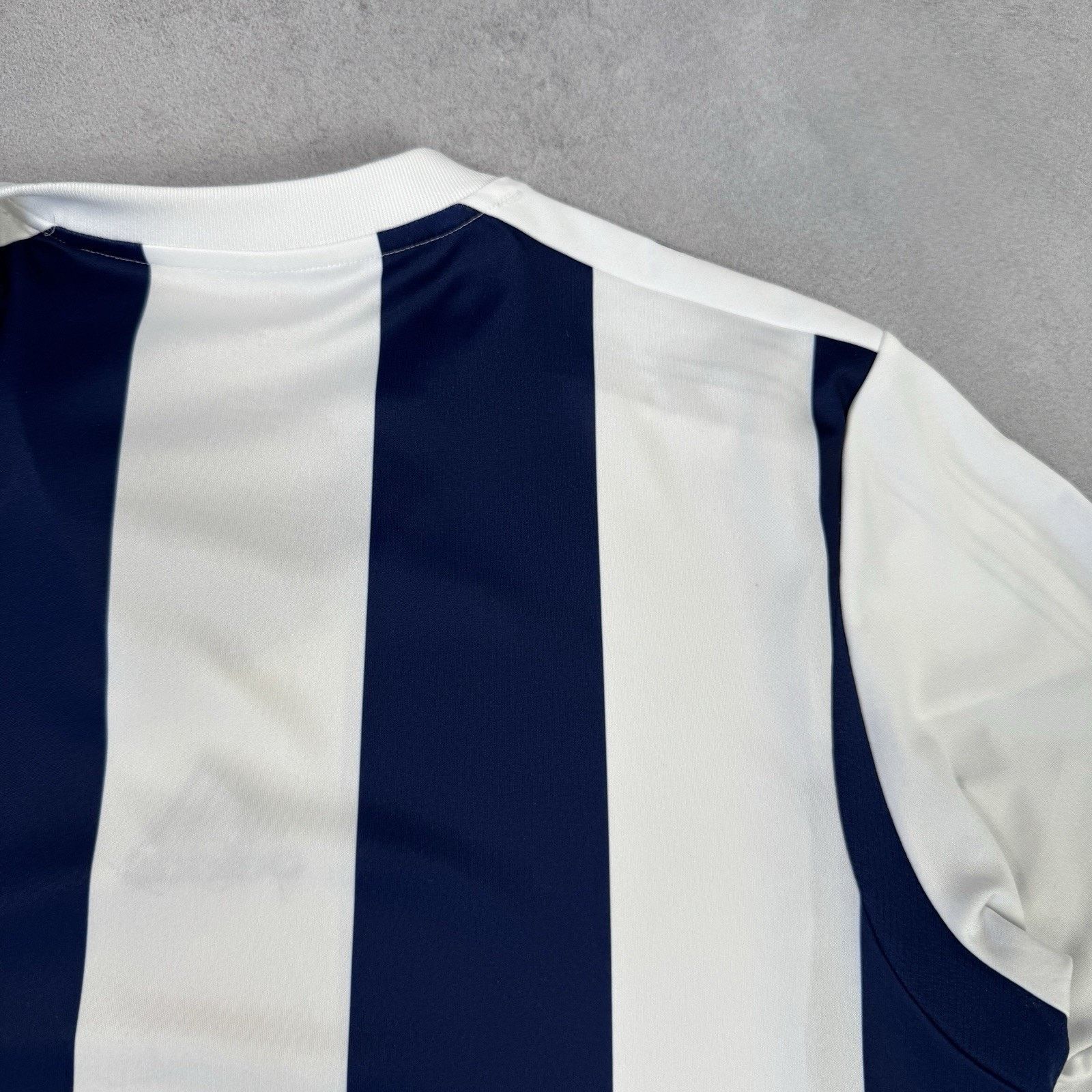 Adidas Vintage West Bromwich Albion 2013 2015 Soccer Jersey Size M Size US M / EU 48-50 / 2 - 14 Thumbnail