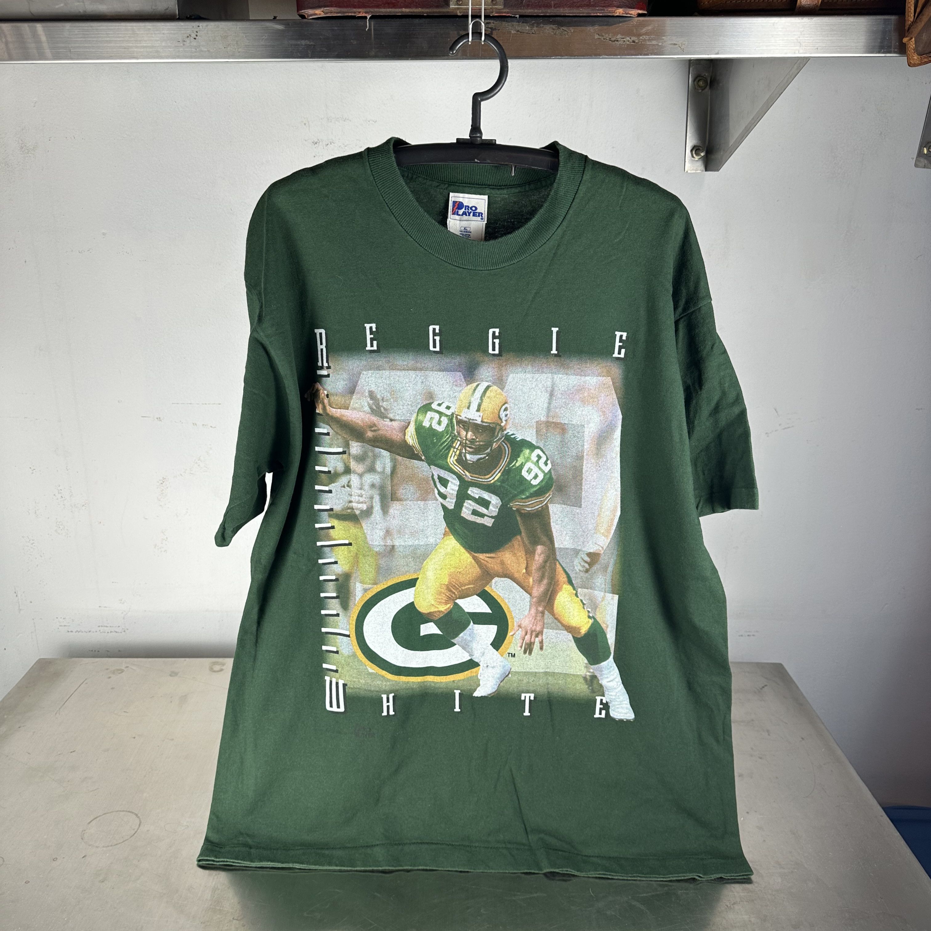 Vintage Vintage 90s Reggie White Green Bay Packers NFL T-Shirt Size US XL / EU 56 / 4 - 1 Thumbnail