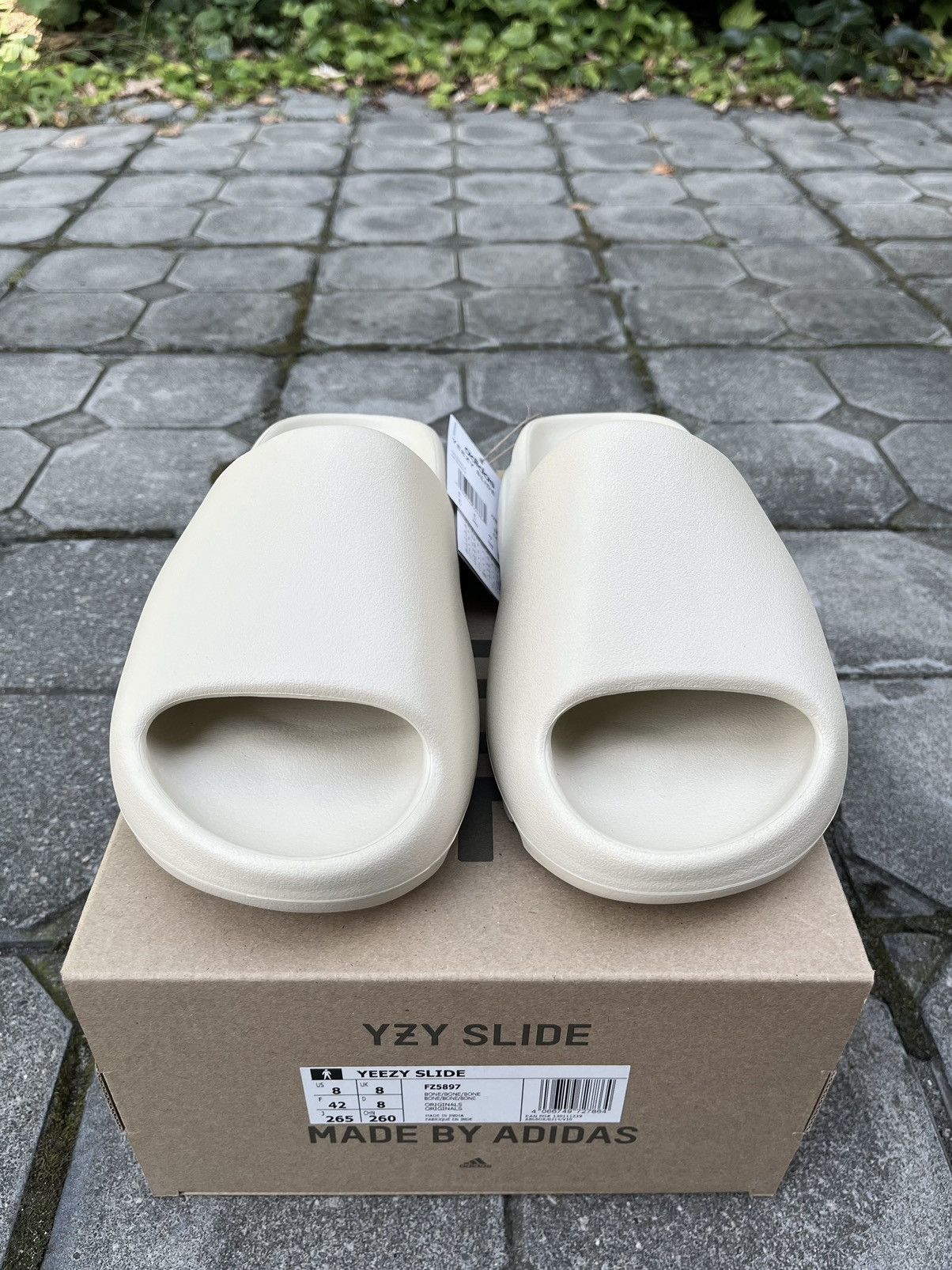 Adidas Adidas Yeezy Slide Bone 8US 42EU DS | Grailed