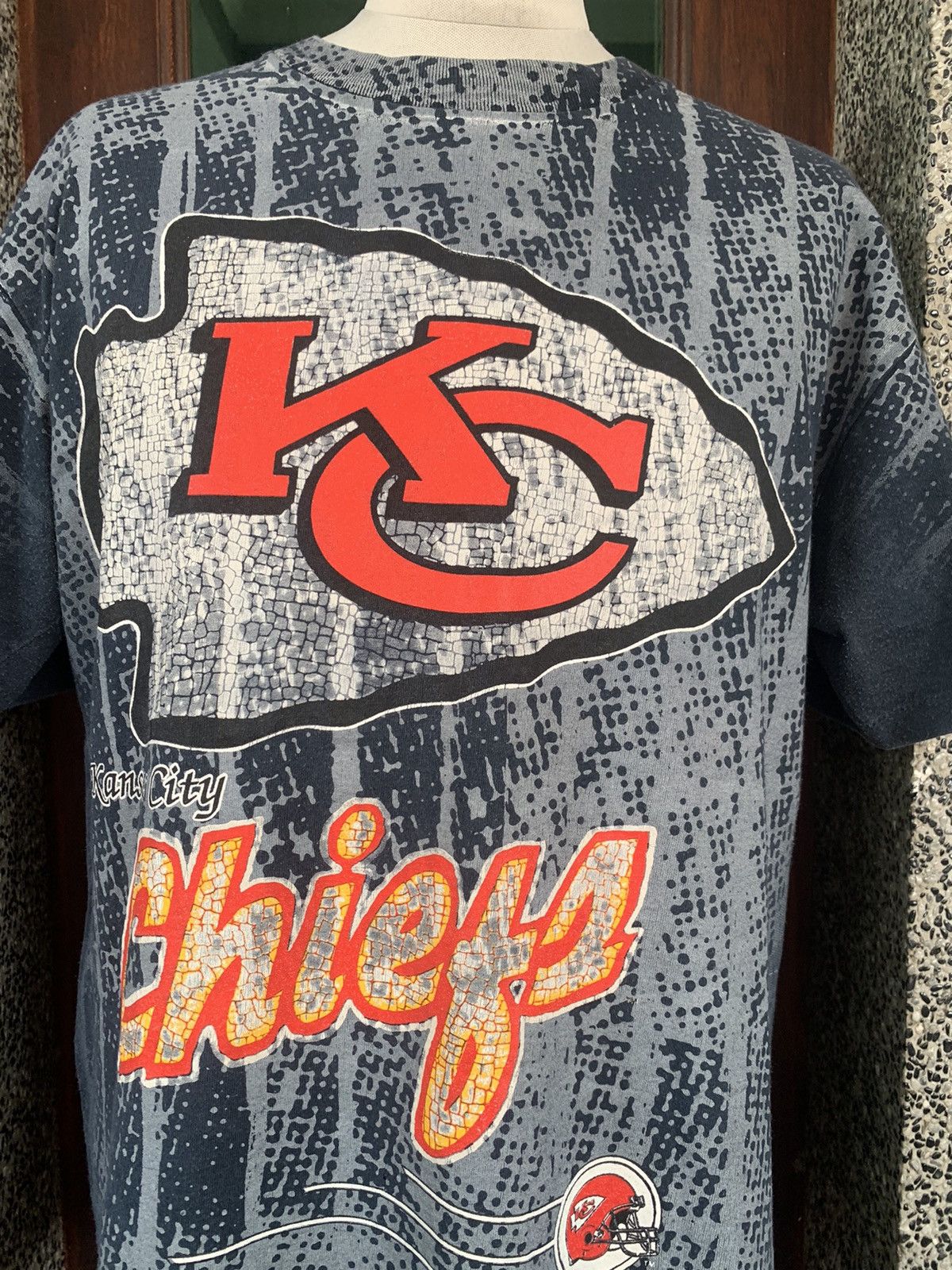 NFL × Vintage Vintage 90s Kansas City Chiefs Over Print NFL Team T shirt Size US L / EU 52-54 / 3 - 2 Thumbnail
