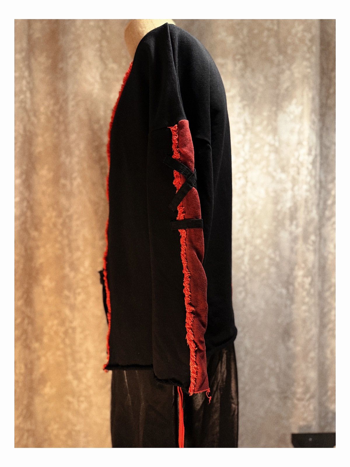 Other Unisex Streetwear Long Sleeve – Red & Black Velvet Patch Size L / US 10 / IT 46 - 5 Thumbnail