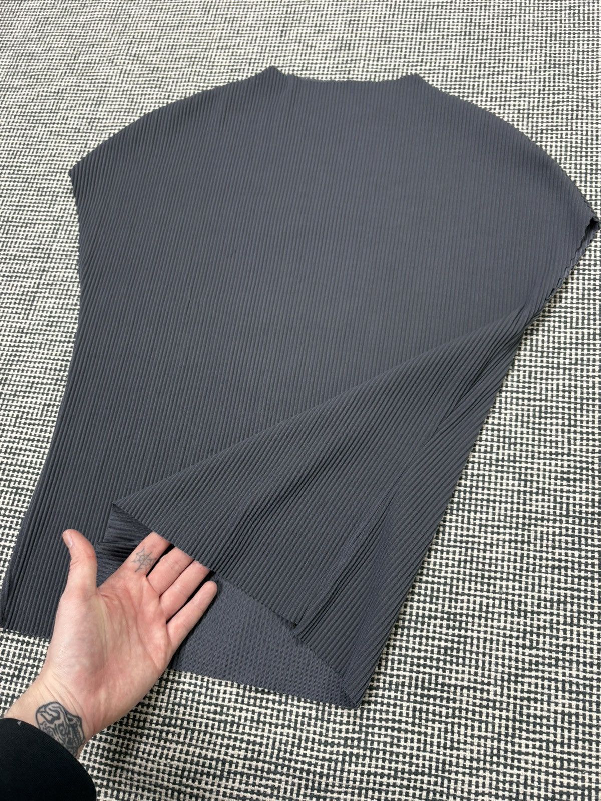 Japanese Brand Pleats please Issey Miyake style top t-shirt pleated fabric Size US S / EU 44-46 / 1 - 5 Thumbnail