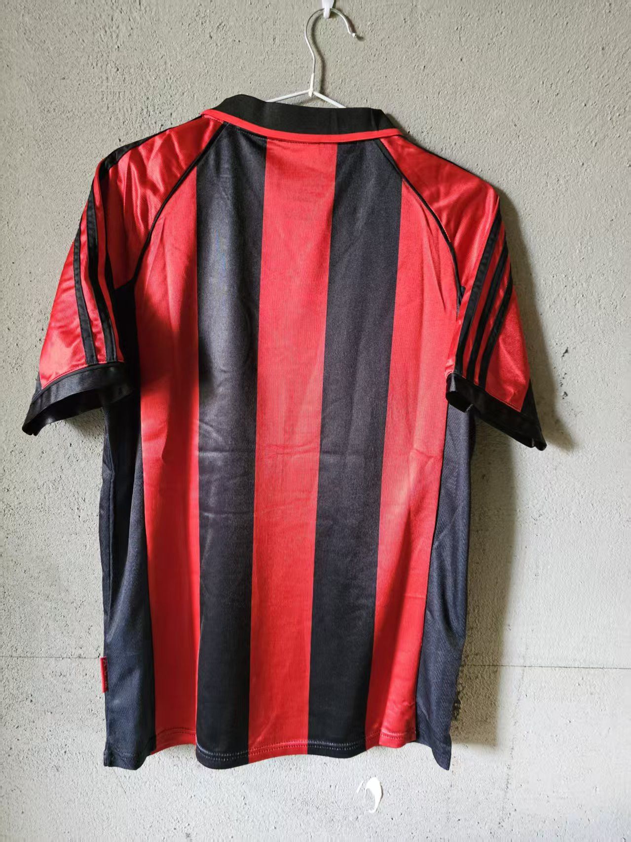Other 1998 2000 AC Milan Jersey Home Size US L / EU 52-54 / 3 - 5 Thumbnail