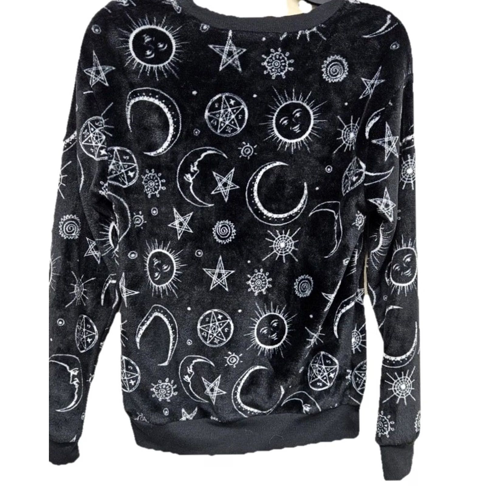 Vintage Women’s XS Black Velvet Sweatshirt Moon Stars Celestial Print Crew Neck Pullover Wound Up Women Regular Black Velvet Stars Moon Sun Size XS / US 0-2 / IT 36-38 - 6 Thumbnail