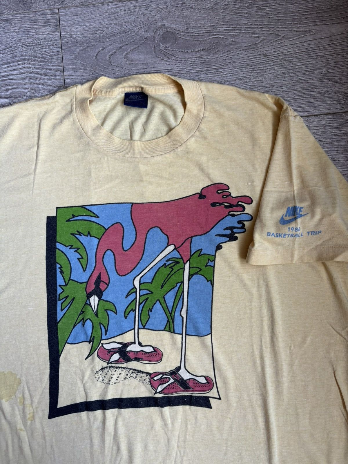 Nike Vintage 80s Nike flamingo tshirt (blue tag) Size US L / EU 52-54 / 3 - 8 Thumbnail