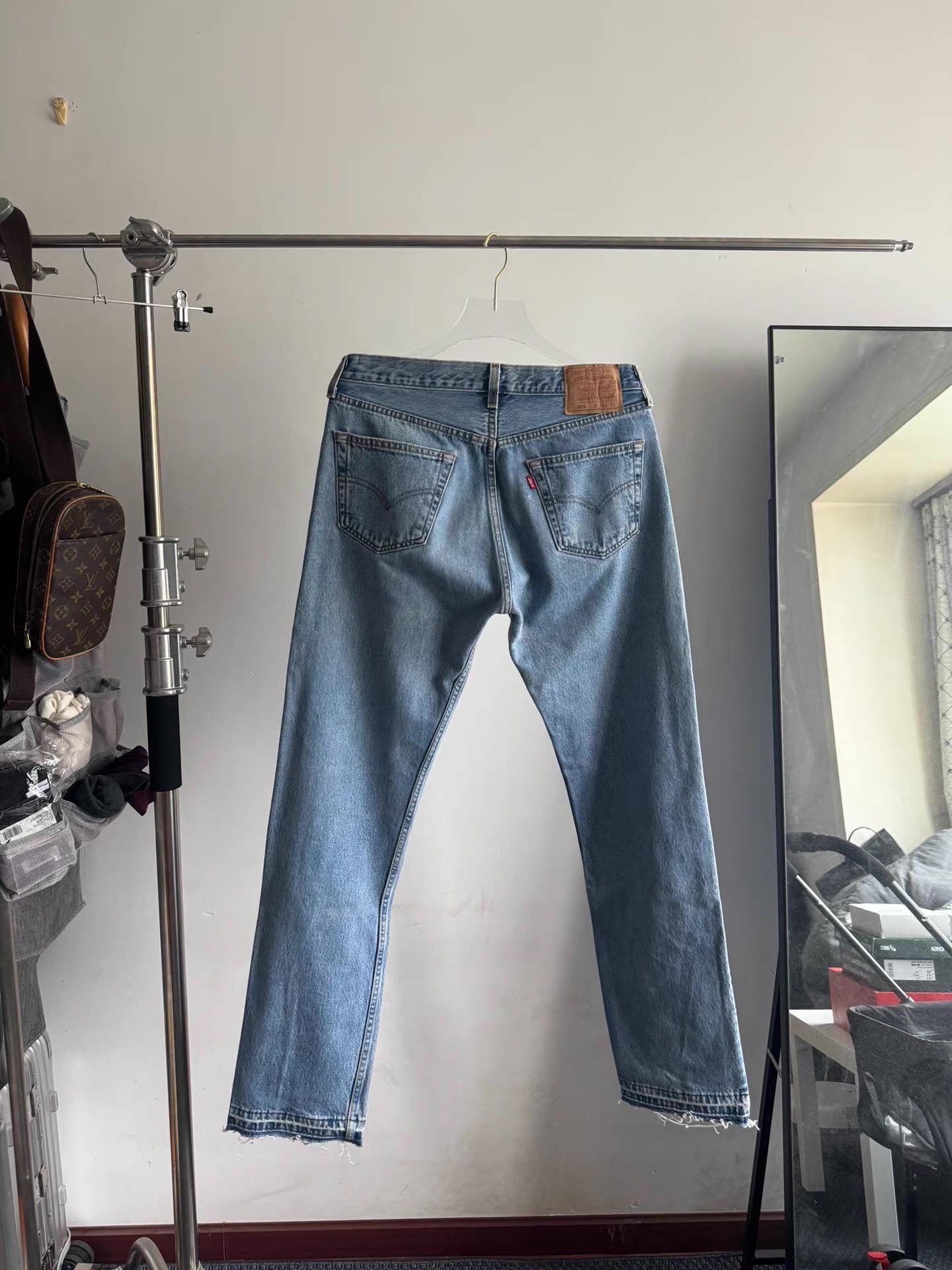 Levi's Vintage Levi's 501。 Q17 Size US 34 / EU 50 - 2 Thumbnail
