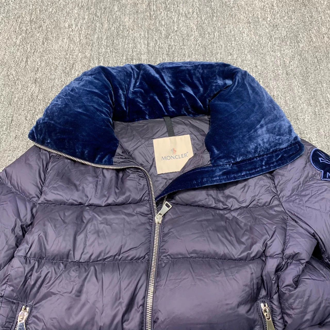 Moncler Moncler Navy Logo Velvet Collar Puffer Jacket Size 1 Size US S / EU 44-46 / 1 - 8 Thumbnail