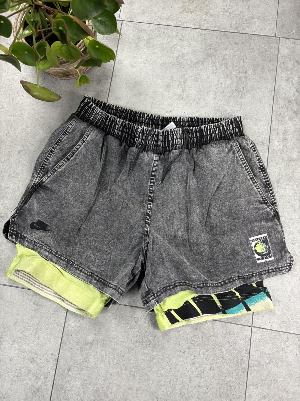 Nike Vintage RARE Nike Challenge Court Acid Wash Shorts L 90s Size US 34 / EU 50 - 1 Thumbnail