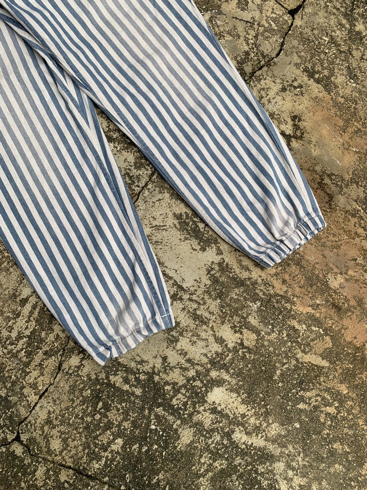 Issey Miyake × Japanese Brand × Ne-Net 2000s Ne-net Japan by Issey Miyake Stripes Relax DenimPants Size 29" - 4 Thumbnail