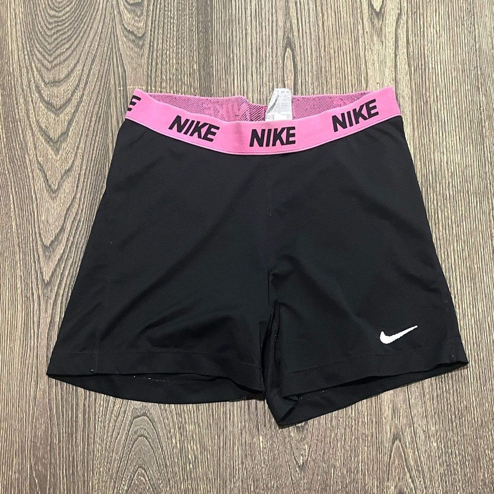 Nike Nike Biker Shorts High Rise Elastic Waistband Swoosh Logo S Size 27" / US 4 / IT 40 - 1 Thumbnail