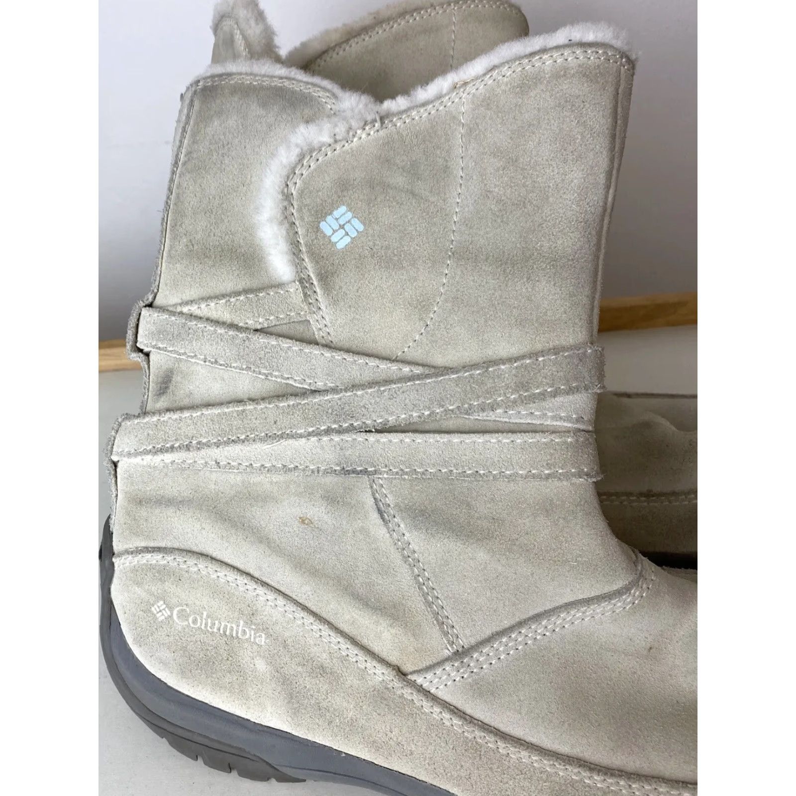 Vintage Columbia Womens Ice Maiden II Tan Leather Mid Calf Snow Boot Size 9 S1 Snow Boot Womens Tan Leather Mid Calf Columbia Ice Maiden II BL1513-920 Size US 9 / IT 39 - 2 Thumbnail