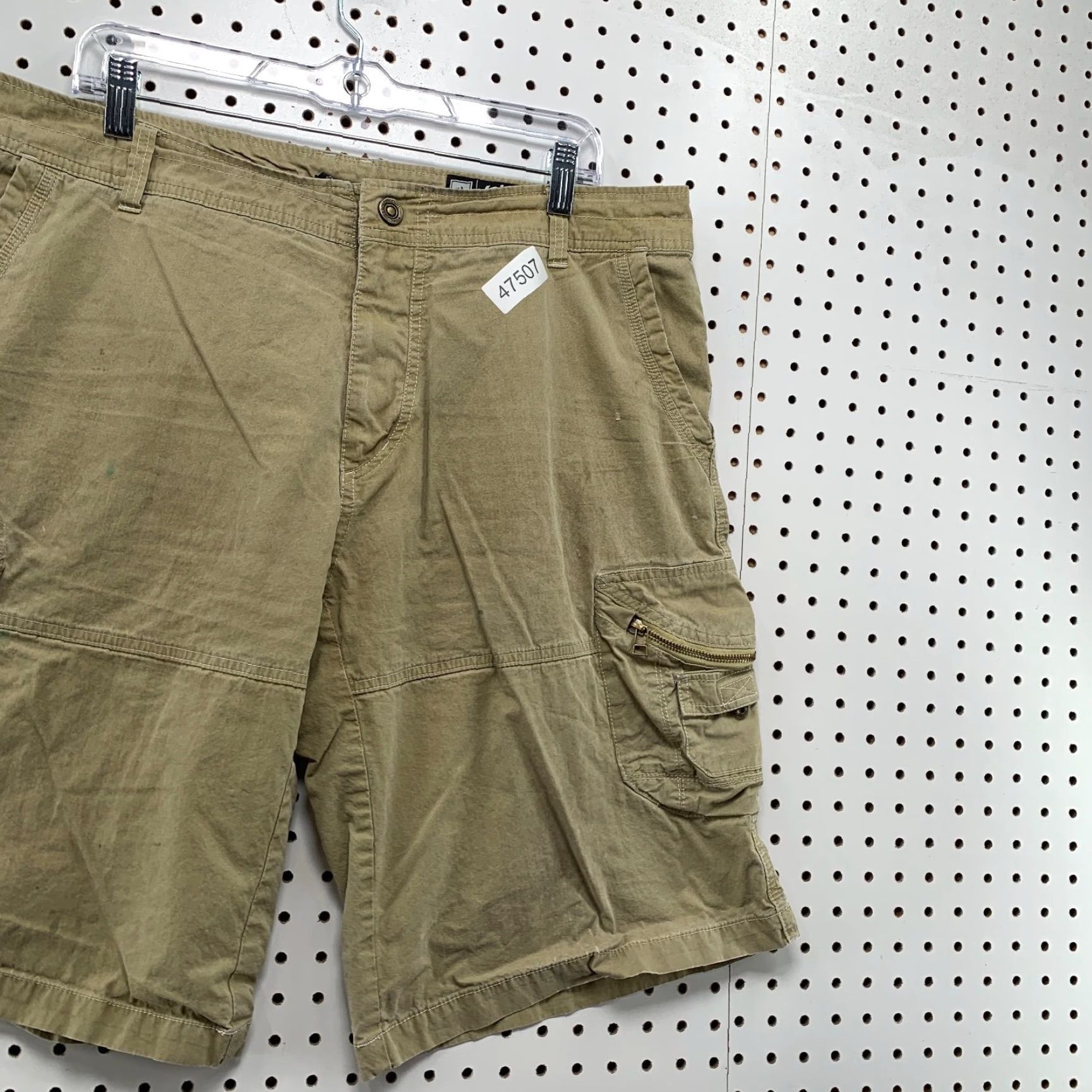 Vintage Kuhl Cargo Shorts Mens 38 Khaki Relaxed Fit Outdoor Utility Pocket 38x12/5 Size US 27 - 5 Thumbnail