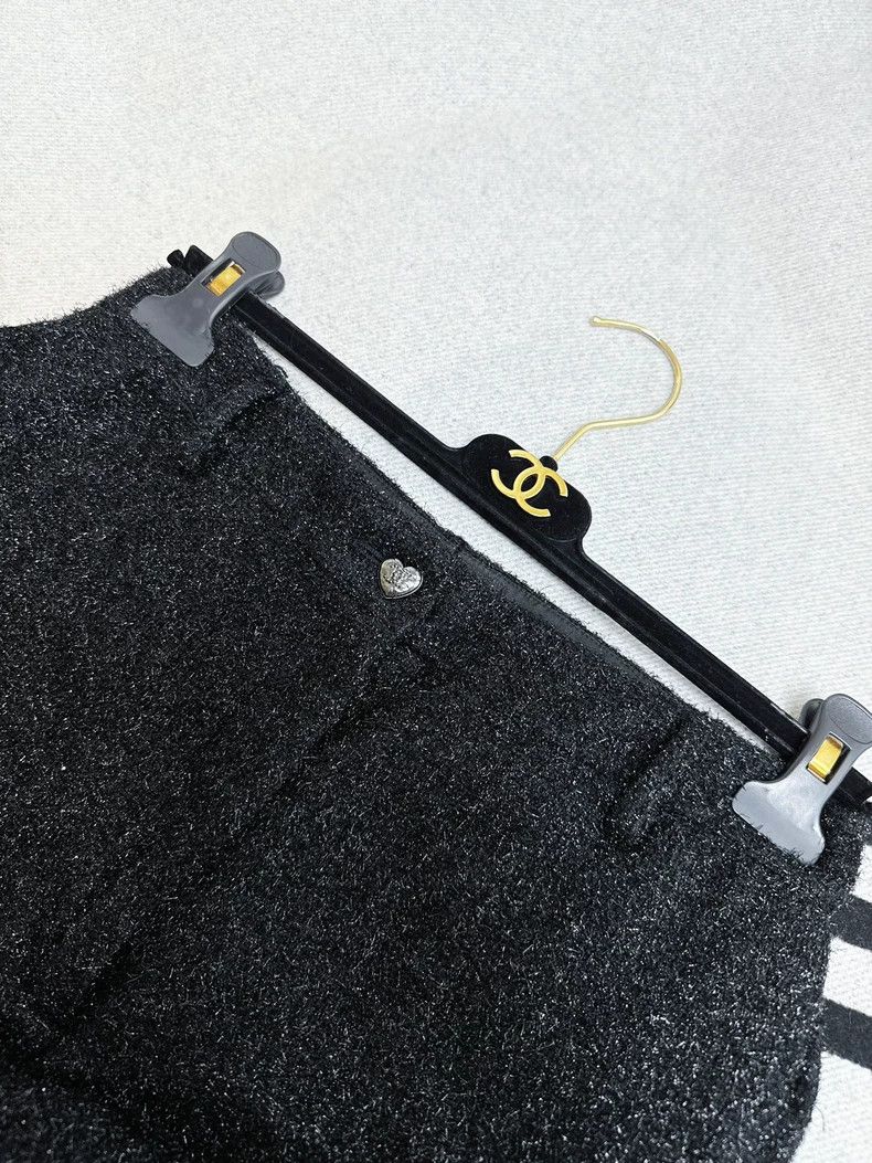 Chanel Chanel Black shiny love button trousers Size 36" / US 14 / IT 50 - 3 Thumbnail