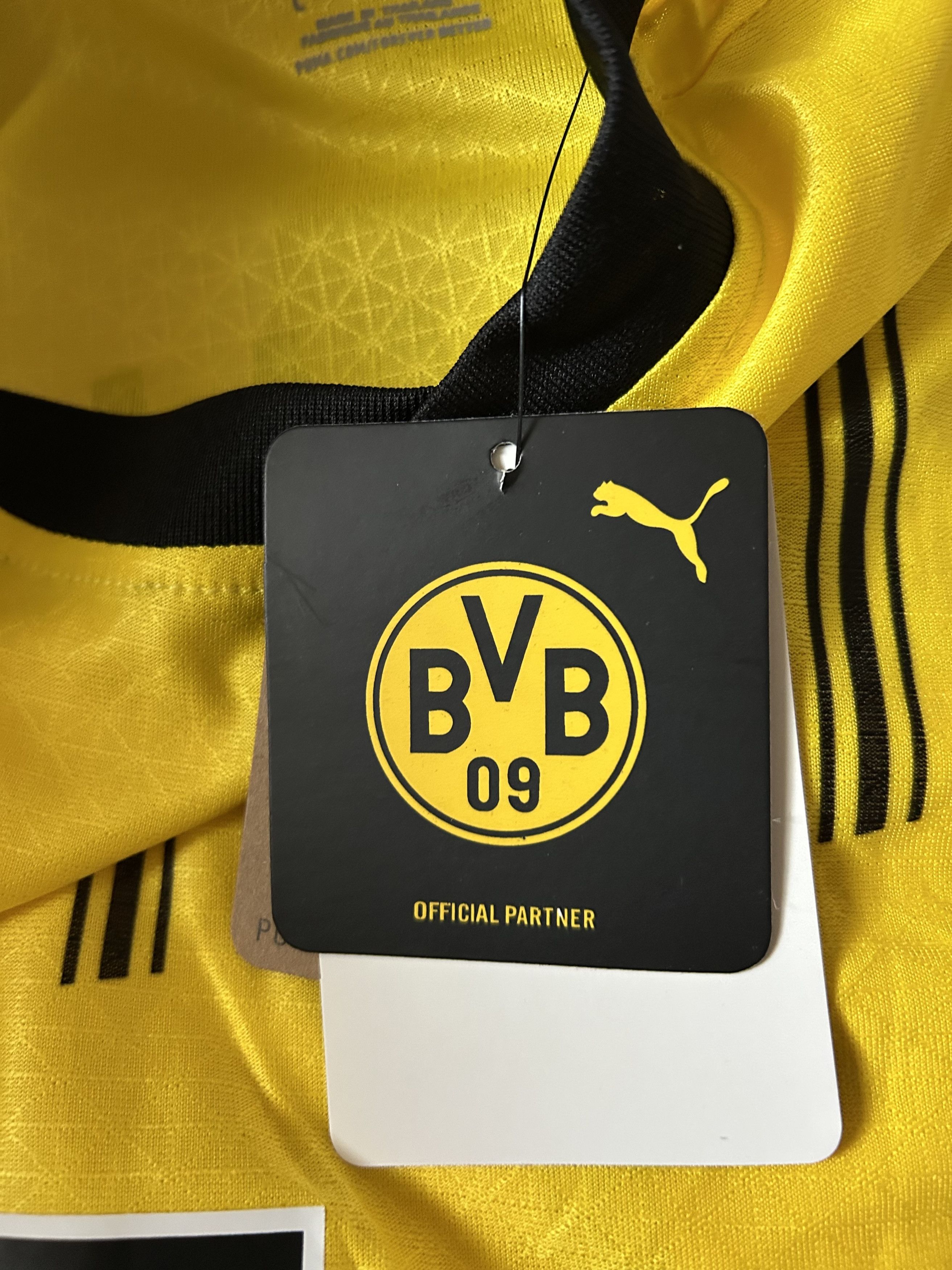 Puma NEW with tags BORUSSIA DORTMUND 2024- 2025 - Puma - L Size US L / EU 52-54 / 3 - 7 Thumbnail