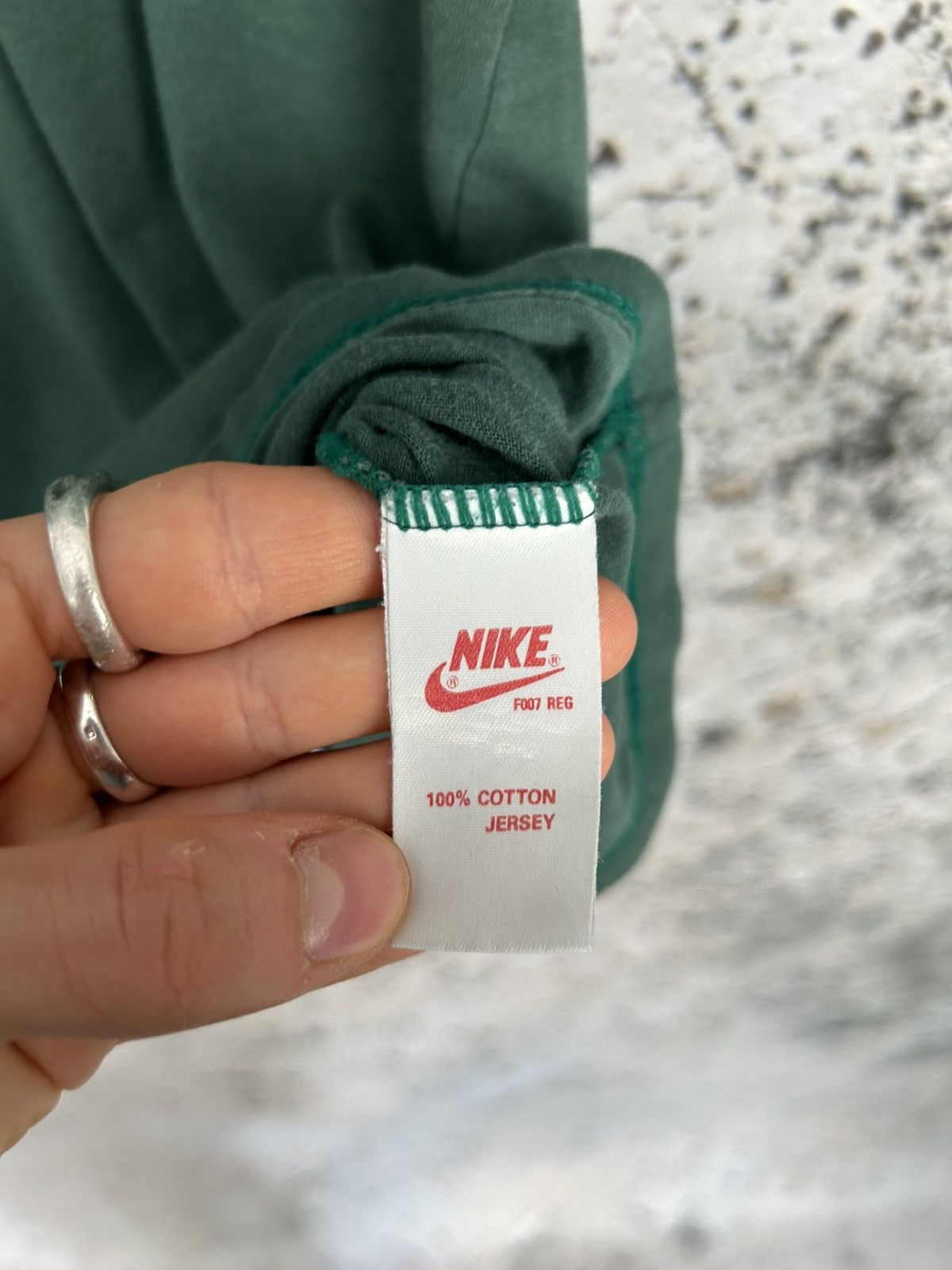 Nike Vintage Nike Grey Tag Tee USA Streetwear Baggy Sportswear Size US L / EU 52-54 / 3 - 7 Thumbnail