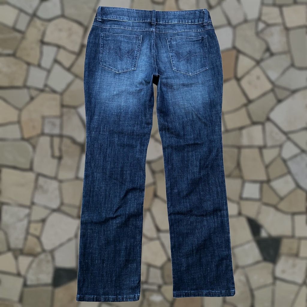 Wrangler Wrangler Jeans Womens Straight 5-Pocket Denim Stretch Zip Belt Loops 34 Inseam 30 Inseam Blue Medium Wash Mae Retro Wrangler Cowboys Womens Jeans Size 34" / US 12 / IT 48 - 1 Thumbnail
