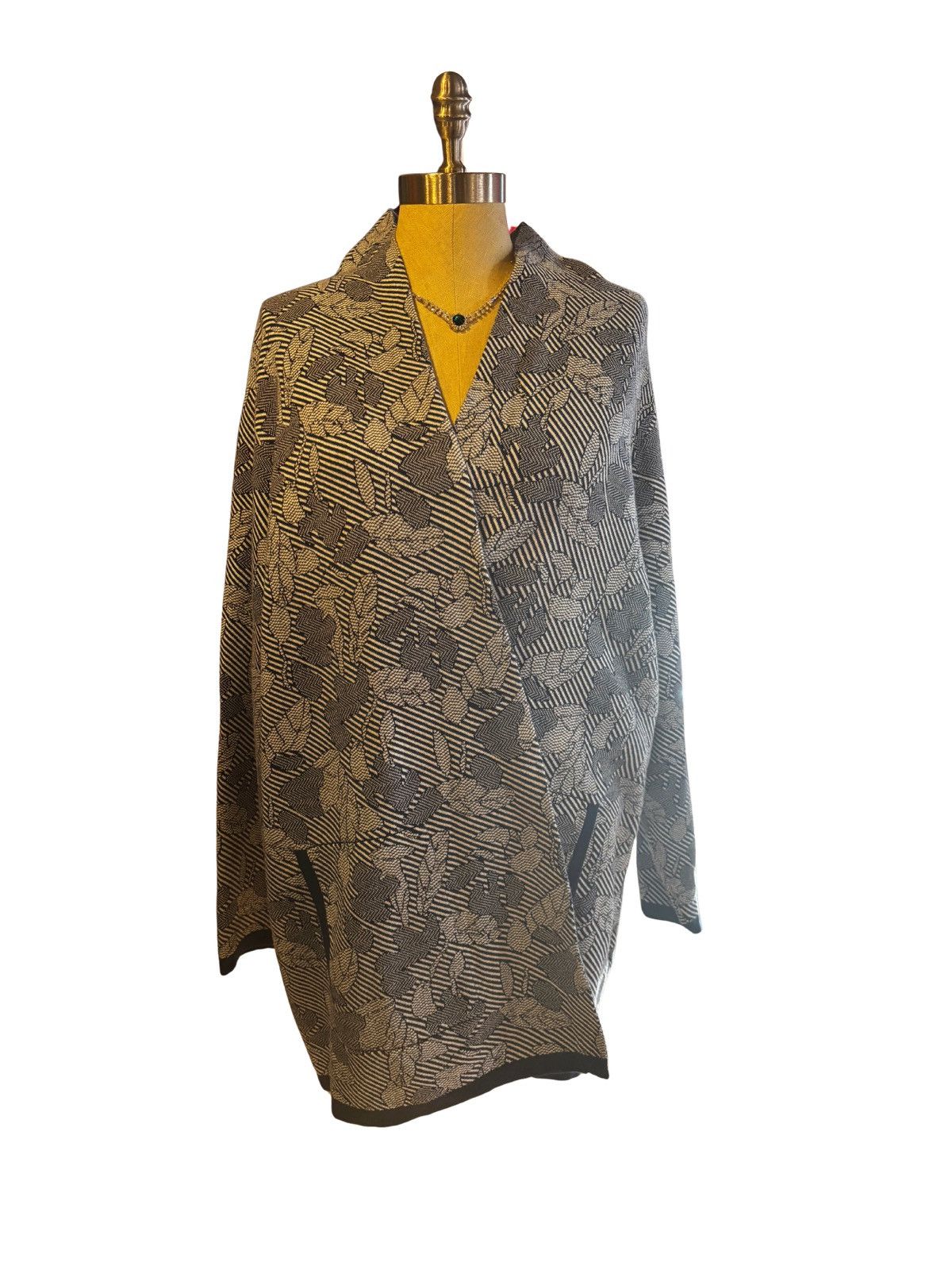 Lands' End Women’s navy & white Cardigan.wt1204 Size 3XL / US 20-22 - 1 Thumbnail