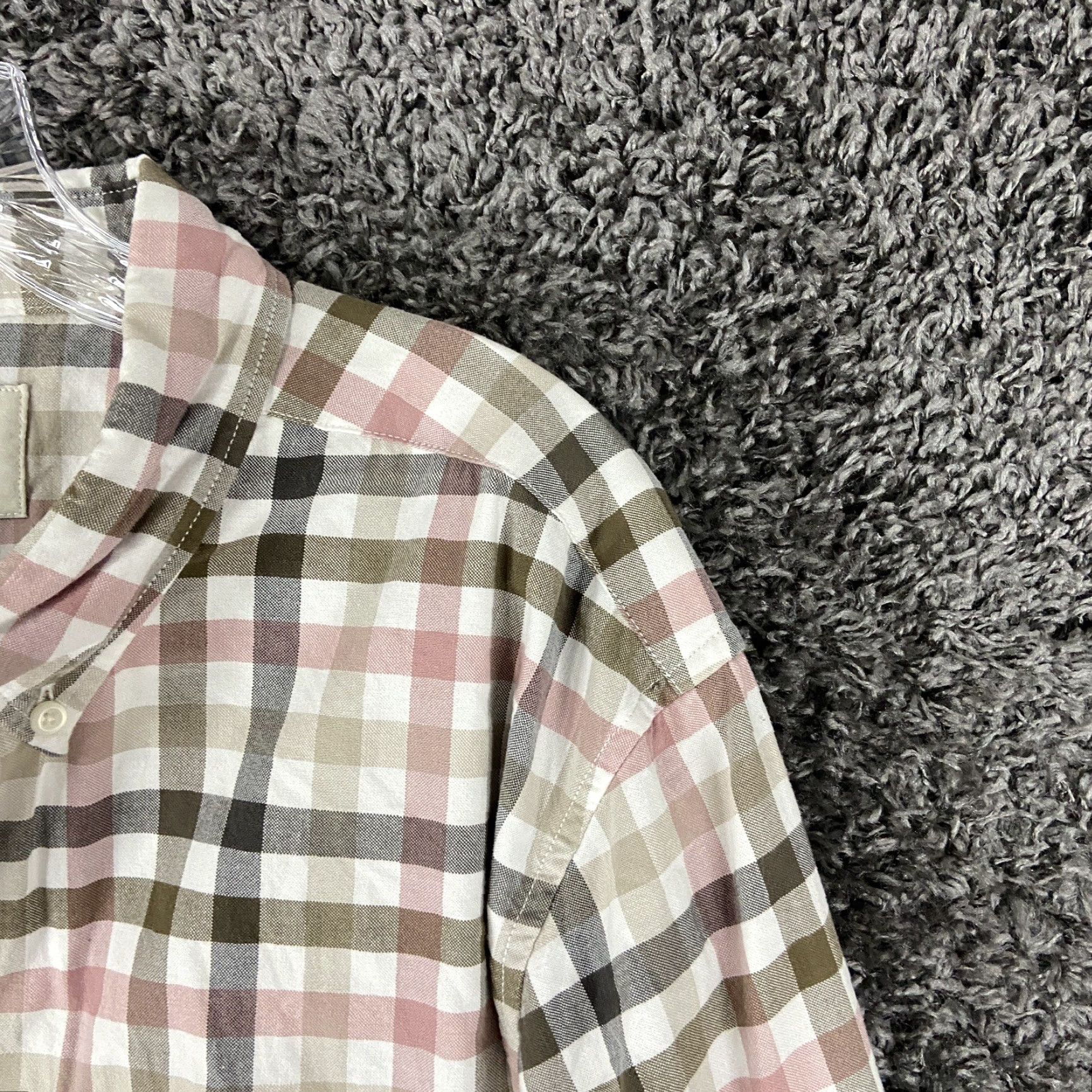 American Eagle Outfitters American Eagle Classic Fit Pink Gray Checker Button Up Long Sleeve Men’s XL Shirt Men XL Multicolor Checker Size US XL / EU 56 / 4 - 4 Thumbnail