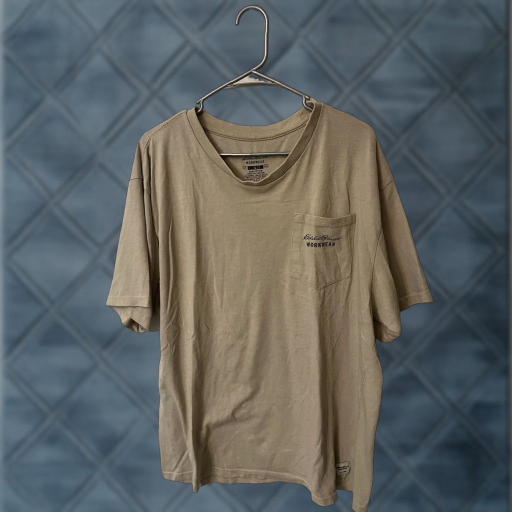 Eddie Bauer Eddie Bauer T-Shirt Men Short Sleeve Beige Logo Crew Neck Size L - Cotton / Regular Fit / Outdoor, Casual, Logo, Sports Size US L / EU 52-54 / 3 - 1 Thumbnail
