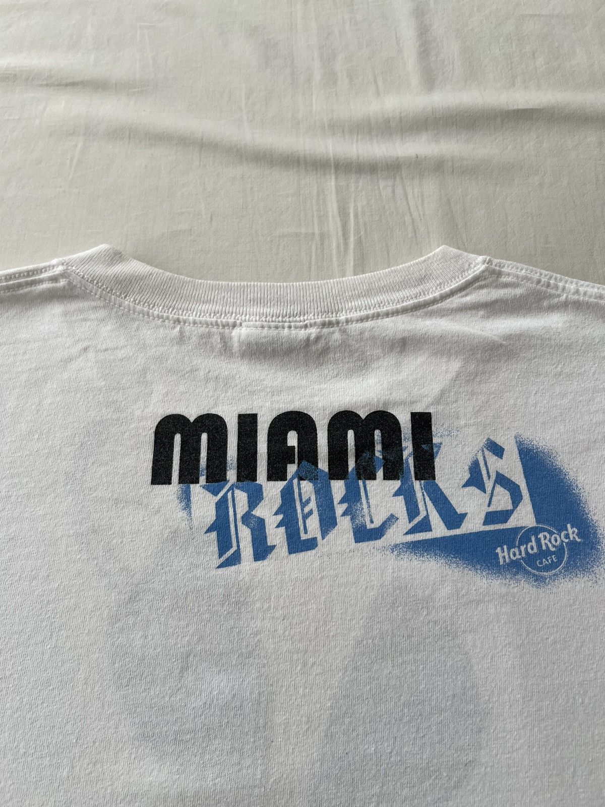 Hard Rock Cafe Vintage 2000s Hard Rock Cafe Headphones Miami Rocks T-shirt Size US XL / EU 56 / 4 - 10 Thumbnail