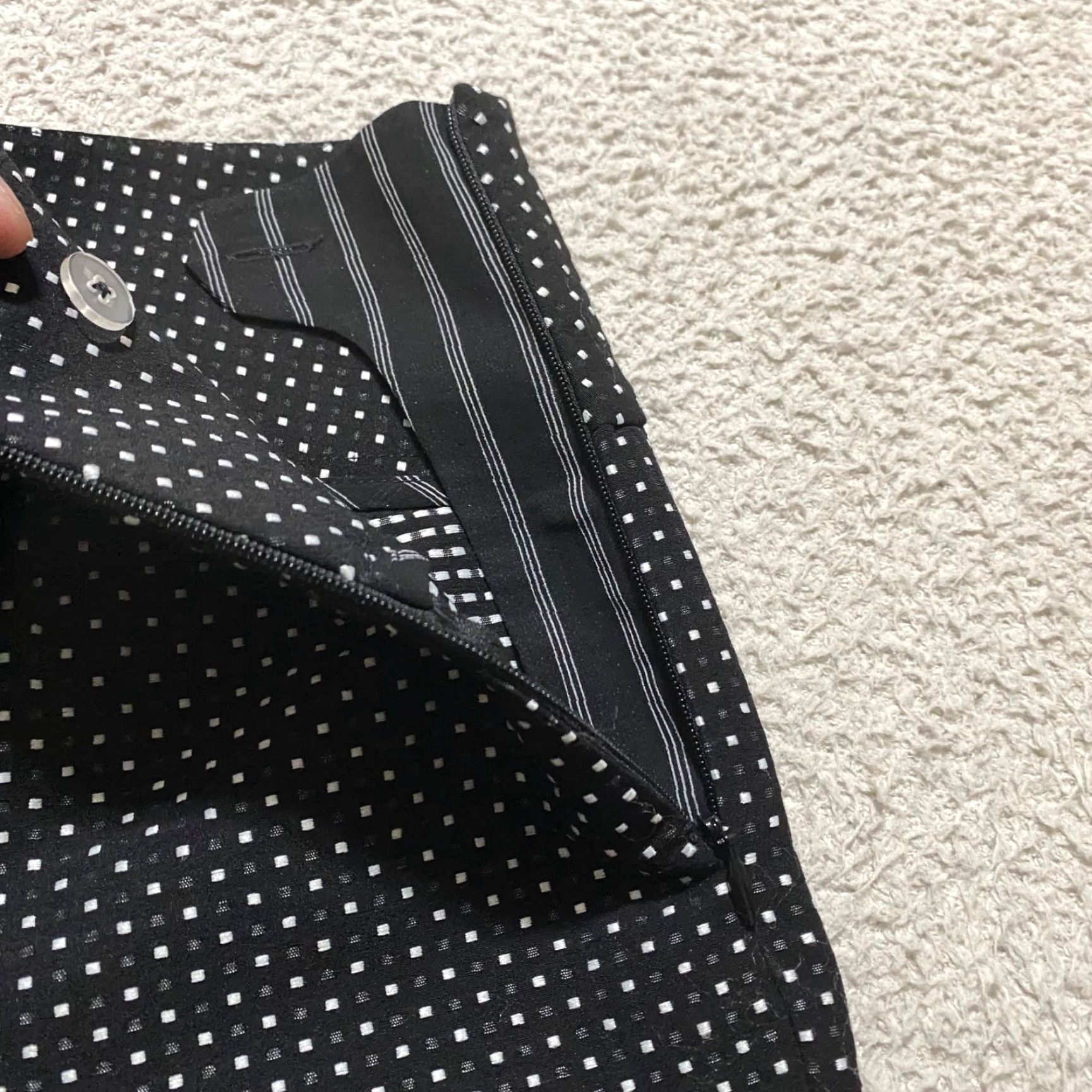 Vintage CAbi Pants Womens Geometric Black High Rise Skinny Ankle Regular Rise 27in Inseam 4 Adult Women Size 27" / US 4 / IT 40 - 6 Thumbnail