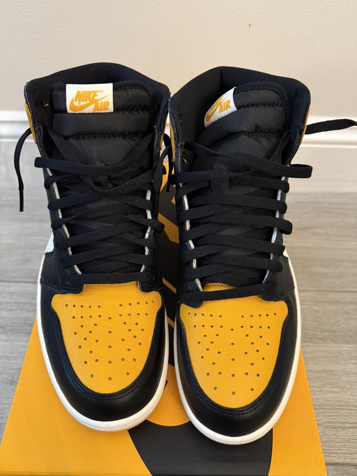 Jordan Brand Air Jordan 1 Retro High OG Taxi Black Sail Size 12 Used Size US 12 / EU 45 - 5 Thumbnail