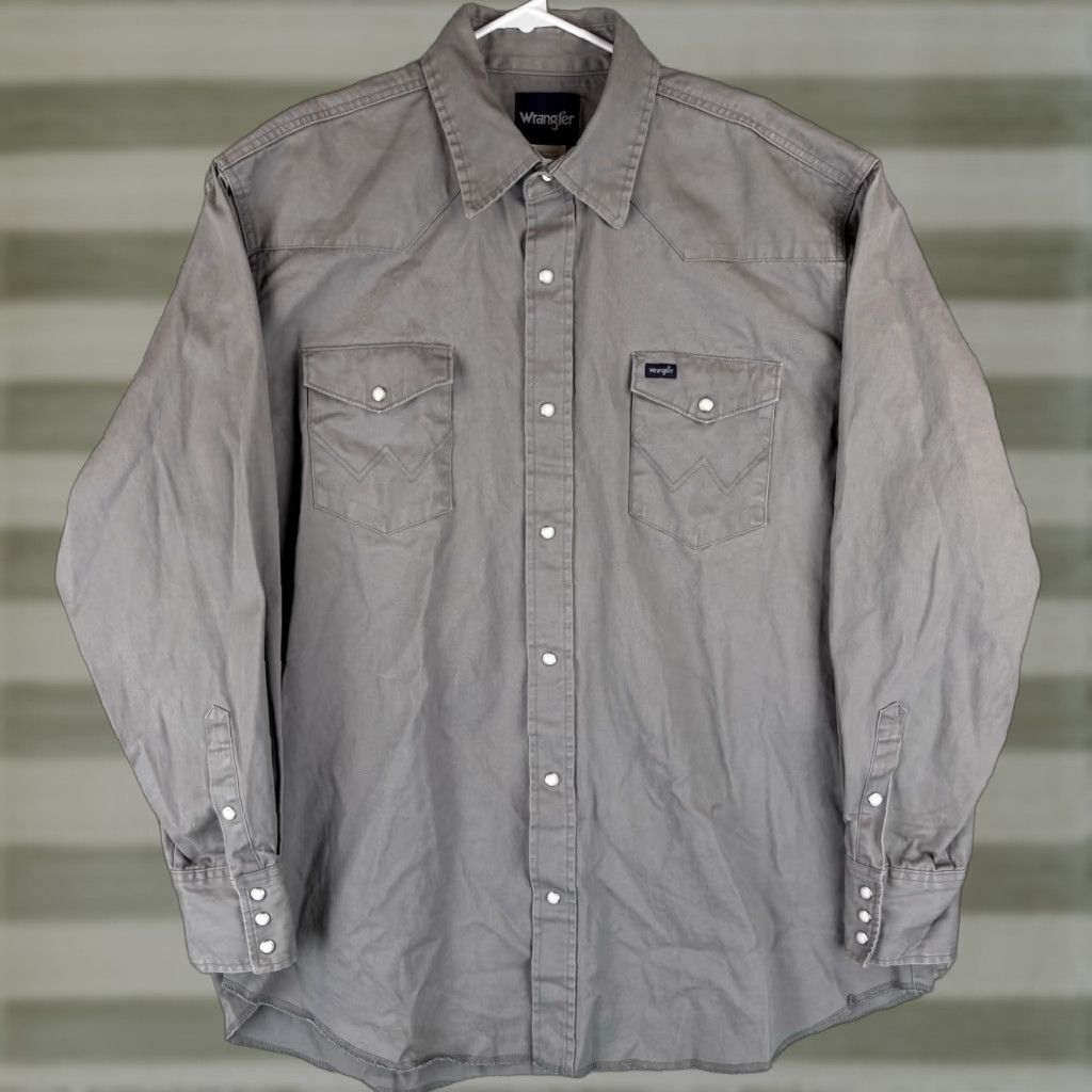 Wrangler Wrangler Shirt Mens 2XLT Gray Western Pearl Snap Cowboy Rodeo Button-Up Long Sleeve Collared Pocketed Twill Cotton Big & Tall Men Vest? Size US XXL / EU 58 / 5 - 1 Thumbnail