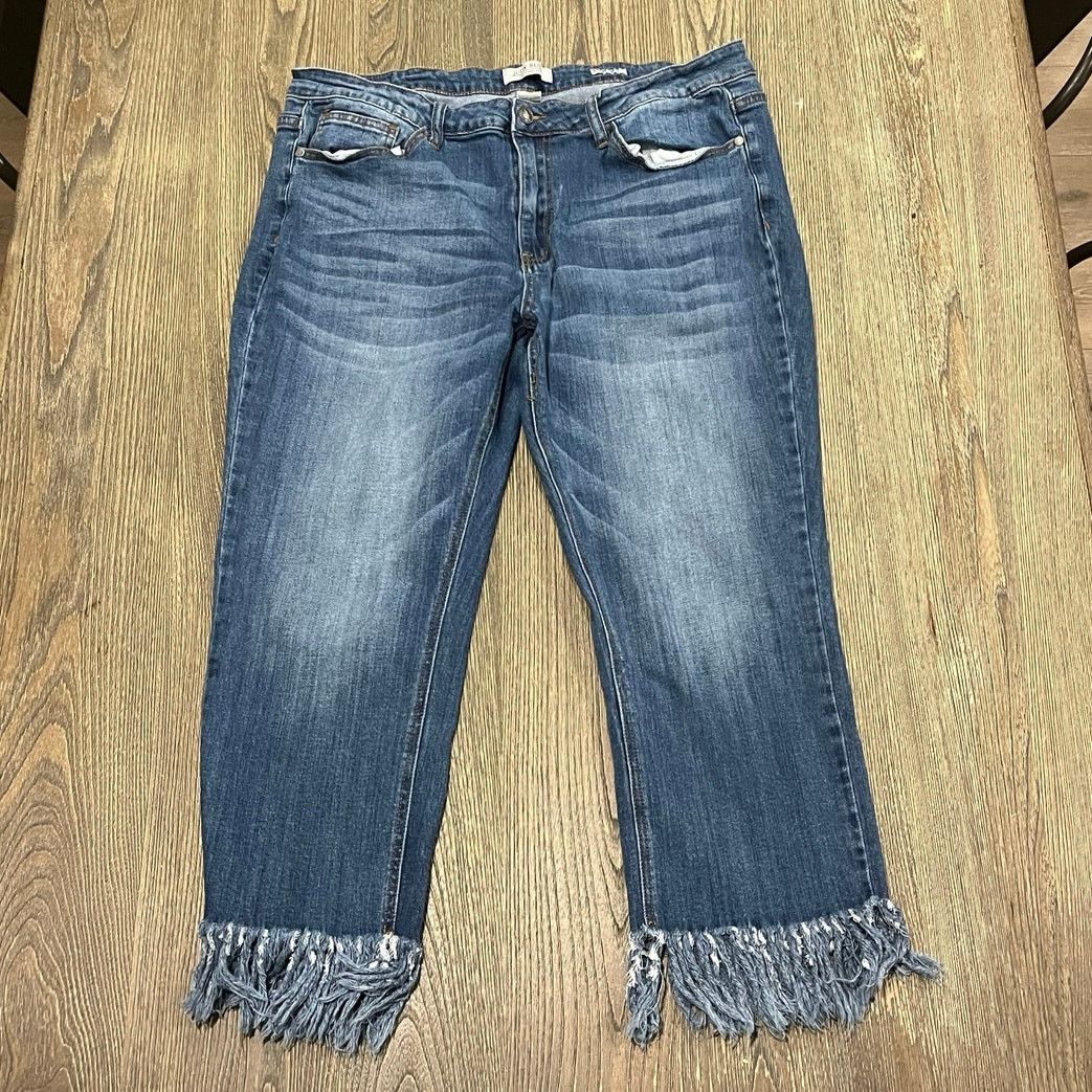 Judy Blue Judy Blue Cropped Fit Jeans Mid Rise Fringe Hem Blue 2XL Size 35" - 1 Thumbnail