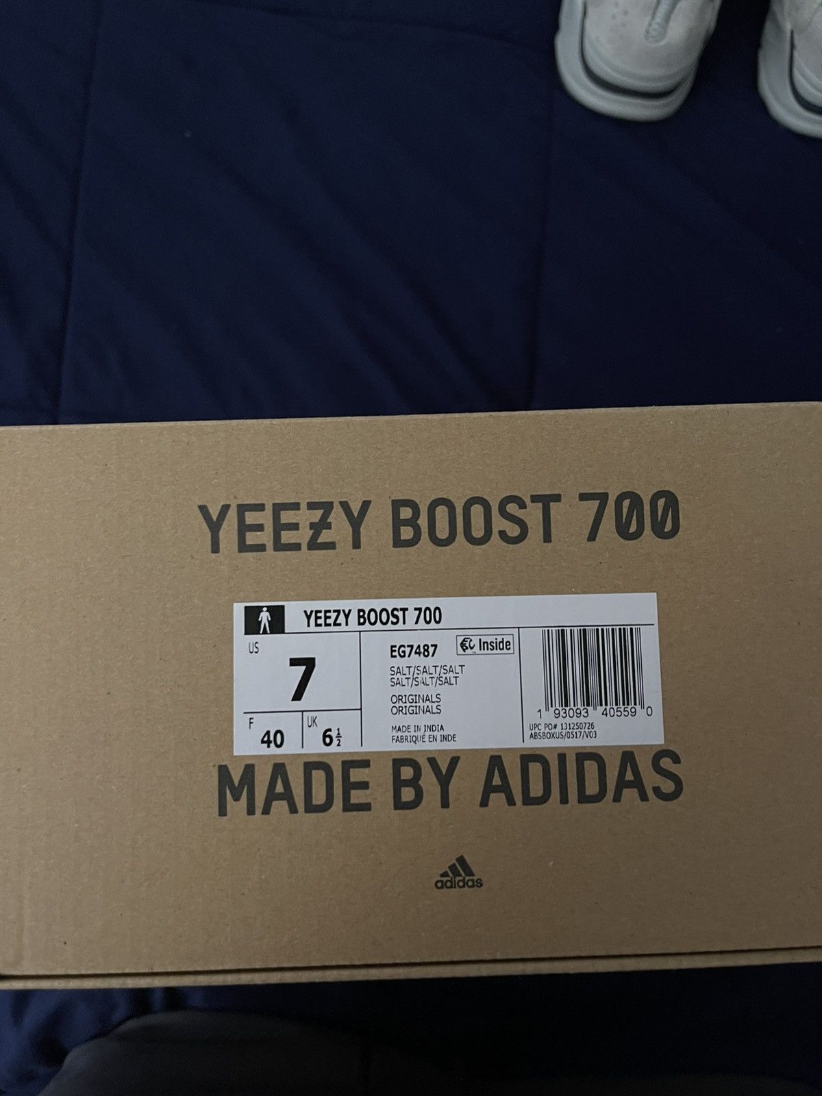 Adidas × Kanye West Yeezy 700 ‘Salt’ Size US 7 / EU 40 - 6 Thumbnail