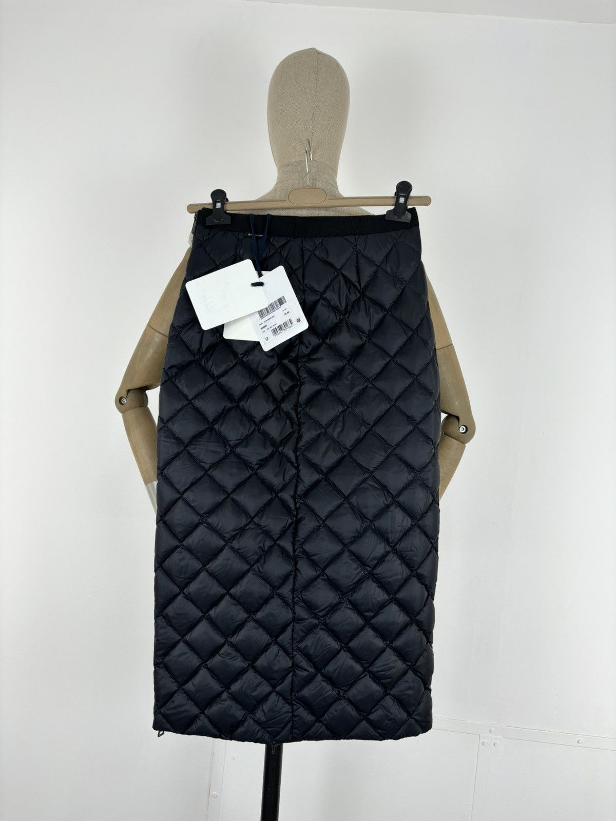Moncler × Moncler Gamme Bleu × Moncler Grenoble NEW GONNA Logo Zip Pencil Down Puffer Quilted Long Straight Skirt Size 27" / US 4 / IT 40 - 11 Thumbnail