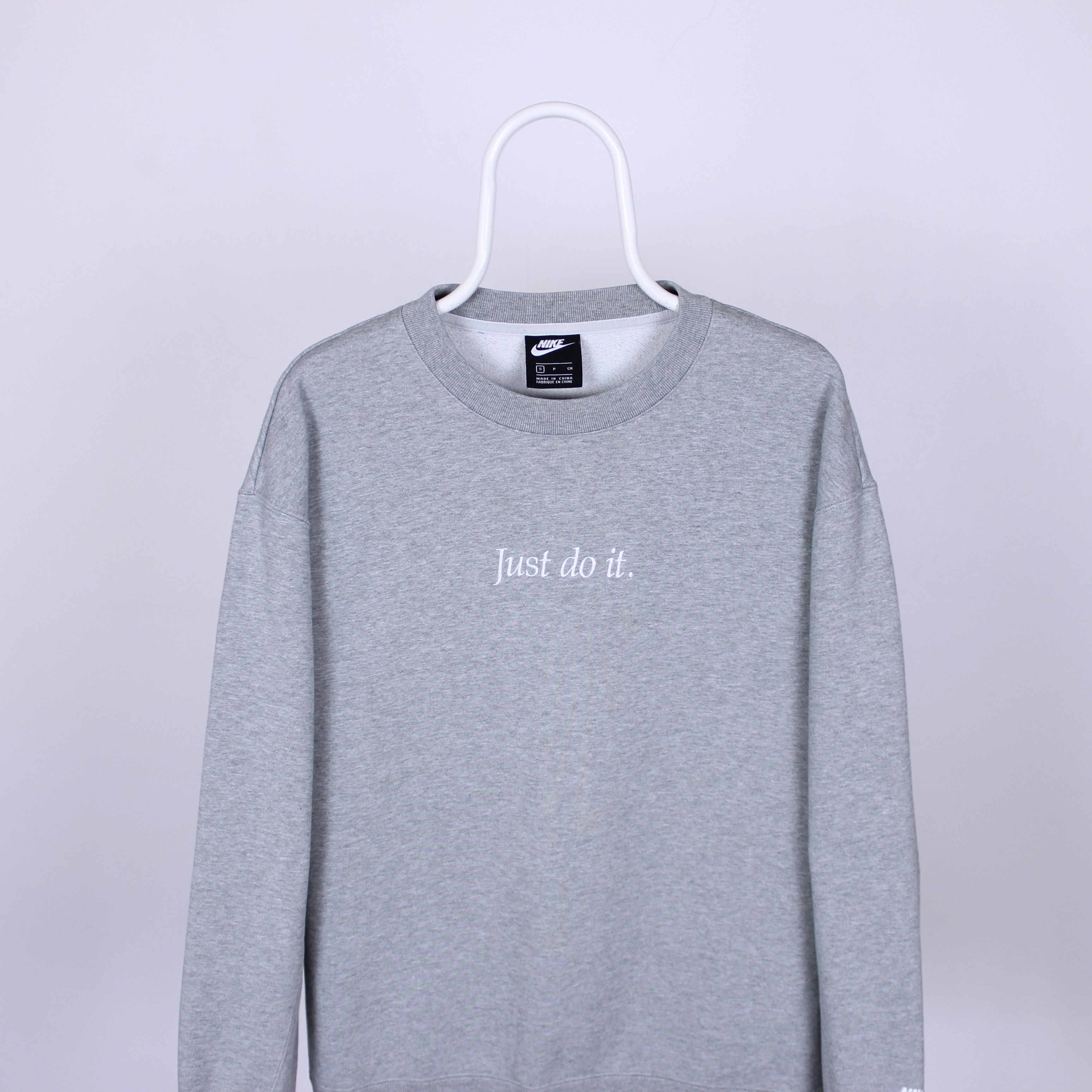 Nike Nike Logo Embroidered Round Neck Pullover light grey CD041 Size US S / EU 44-46 / 1 - 8 Thumbnail