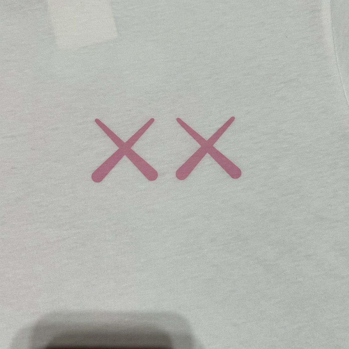 Kaws × Uniqlo KAWS x Uniqlo TShirt Men’s Size XL Companion White Pink NEW Size US XL / EU 56 / 4 - 2 Thumbnail