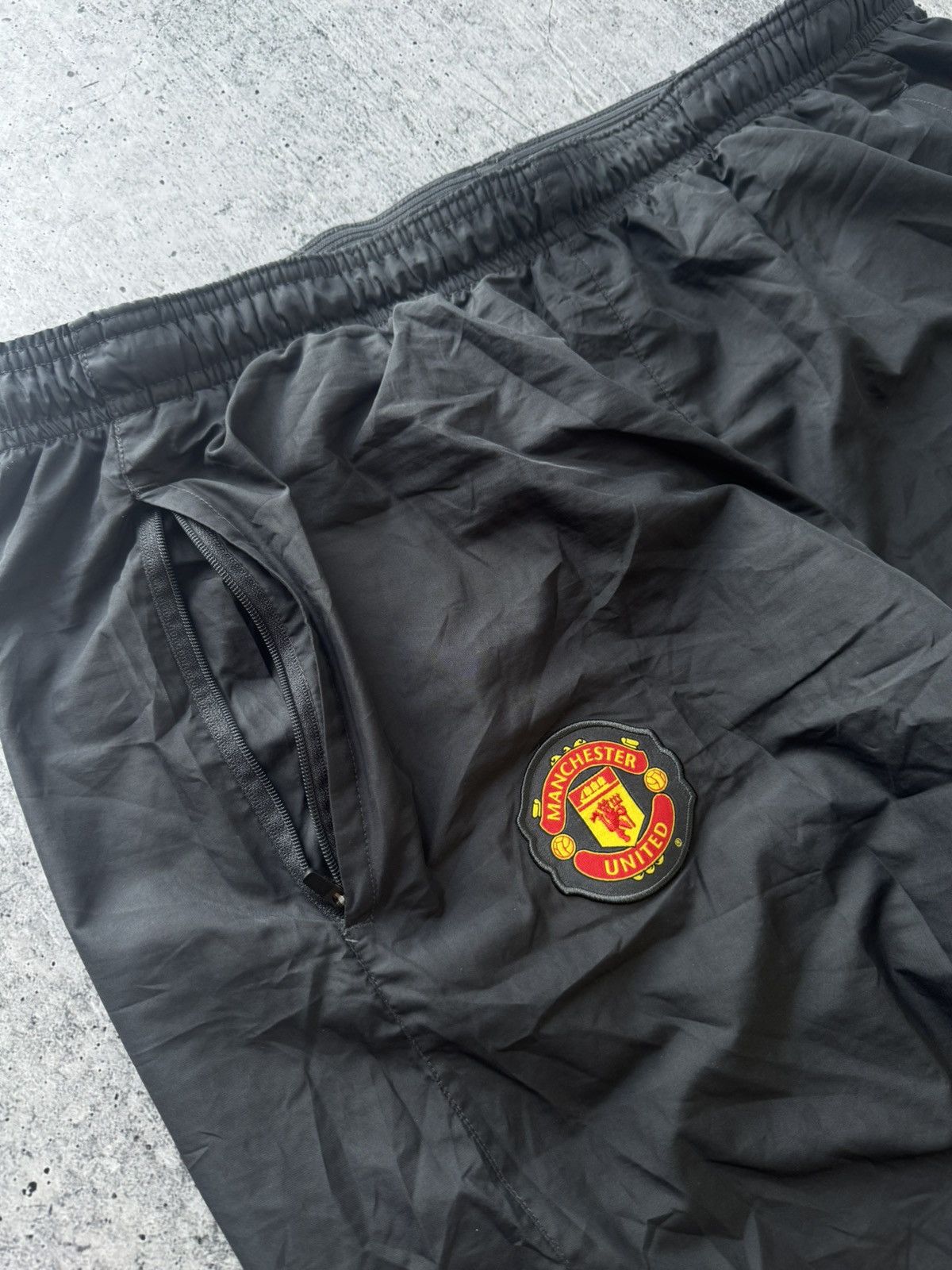 Nike Vintage Y2k Nike Manchester United Nylon Track Pants Drill Size US 36 / EU 52 - 3 Thumbnail