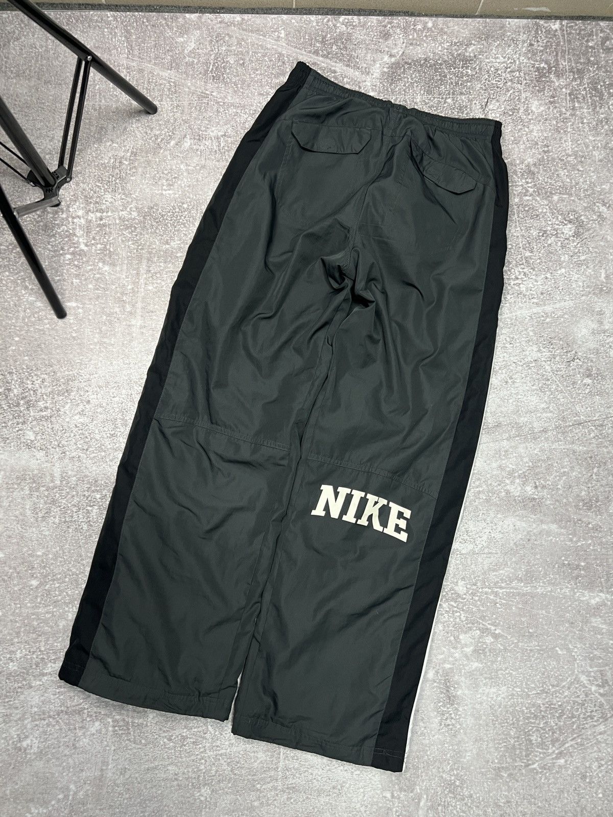 Nike Vintage Nike Track Pants 90s Big Logo Swoosh Y2K Size S Size US 31 - 4 Thumbnail