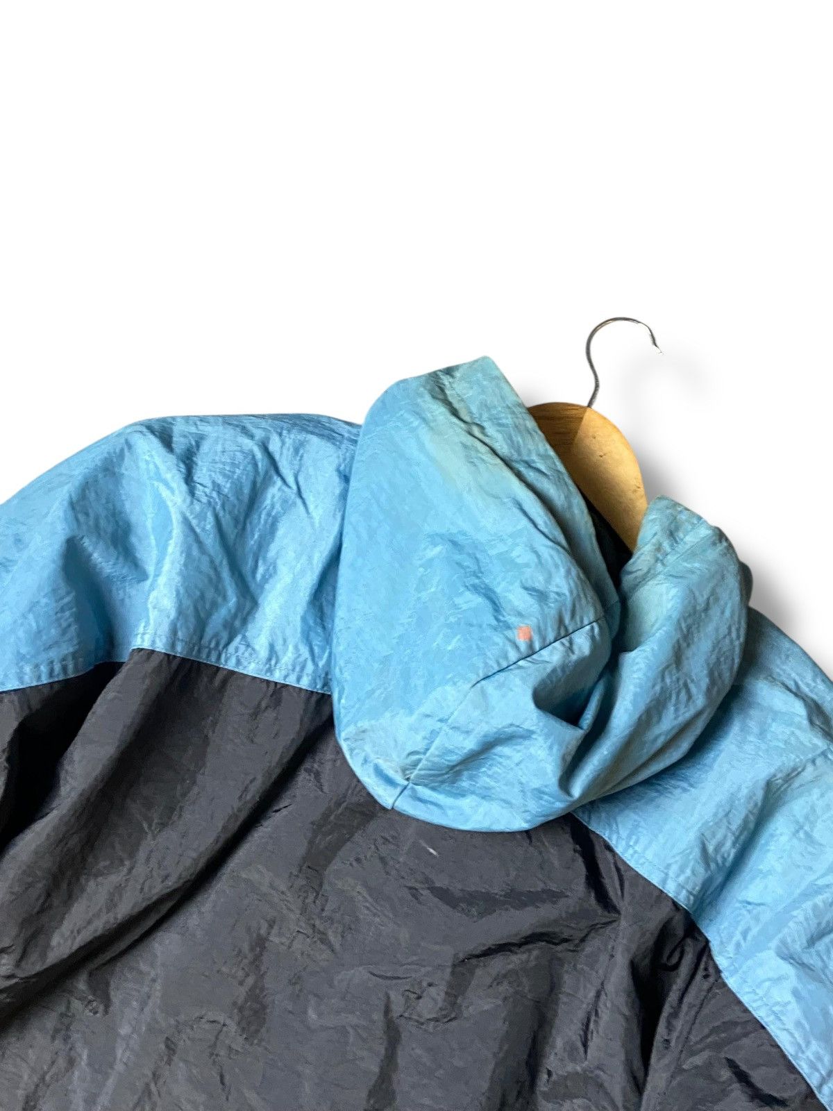 Vintage Nike Men’s Insulated Nylon Hooded Jacket (125) Size US M / EU 48-50 / 2 - 4 Thumbnail