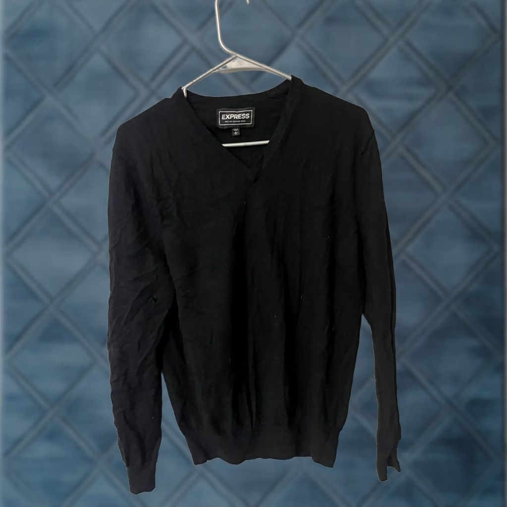 Express Express Black Merino Wool V-Neck Sweater Large Italian Size US L / EU 52-54 / 3 - 1 Thumbnail