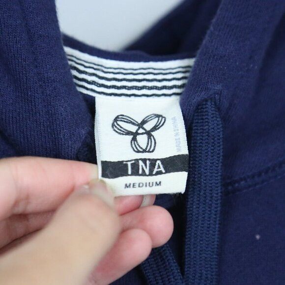 Aritzia TNA Sweatshirt Double Printed Logo Top Pullover Hoodie Size M / US 6-8 / IT 42-44 - 4 Thumbnail