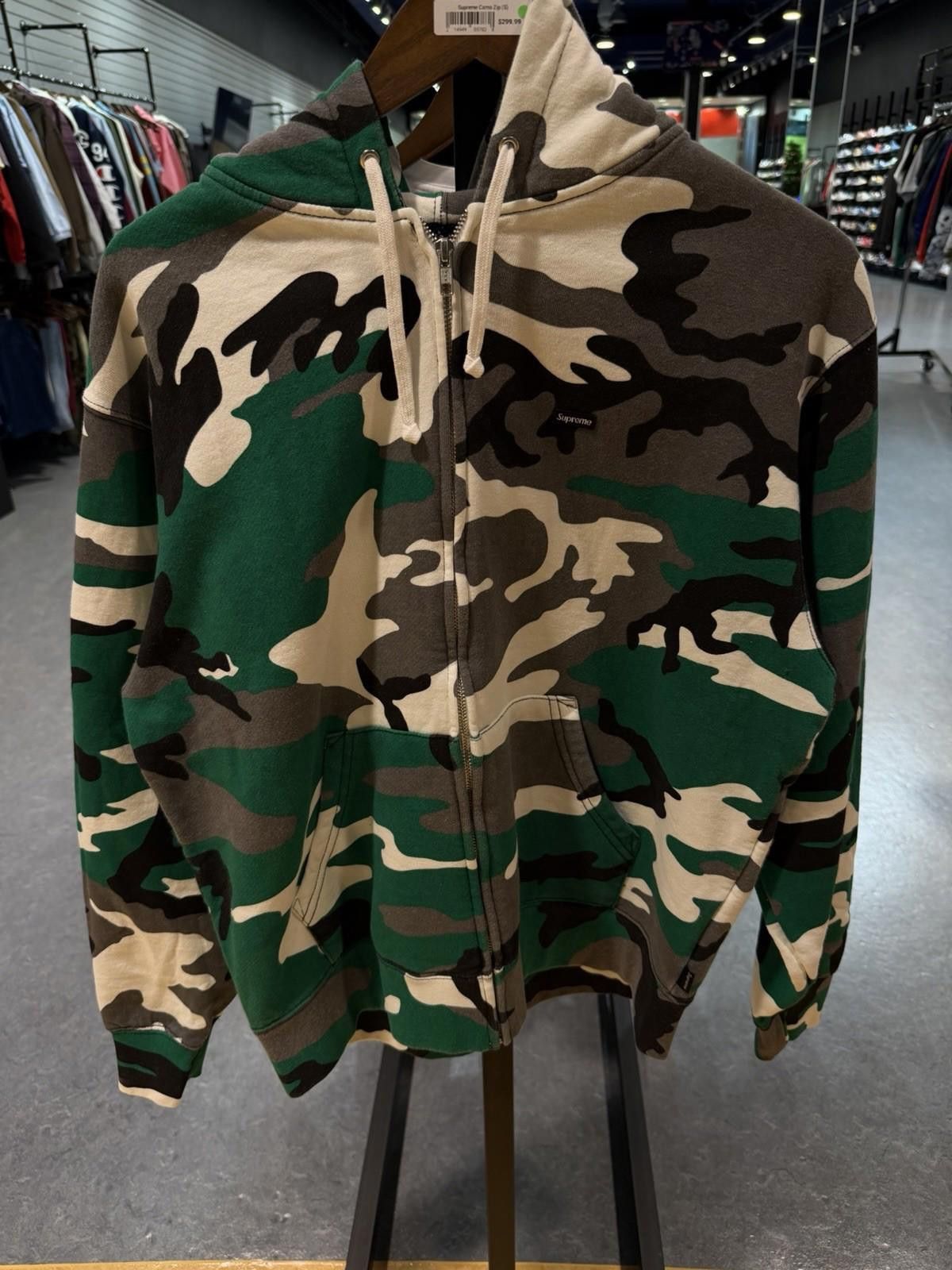 Supreme Supreme Size Small Zip Up Hooded Camo Sweatshirt Small Logo Size US S / EU 44-46 / 1 - 1 Thumbnail
