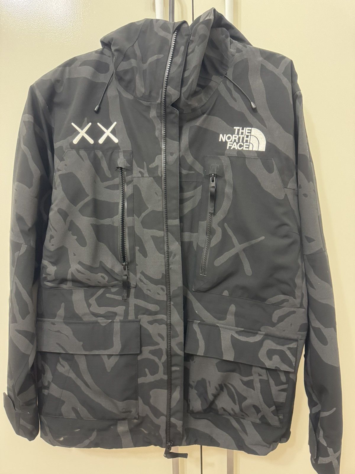 Kaws × The North Face North Face x KAWS Freeride Jacket Size US M / EU 48-50 / 2 - 1 Thumbnail