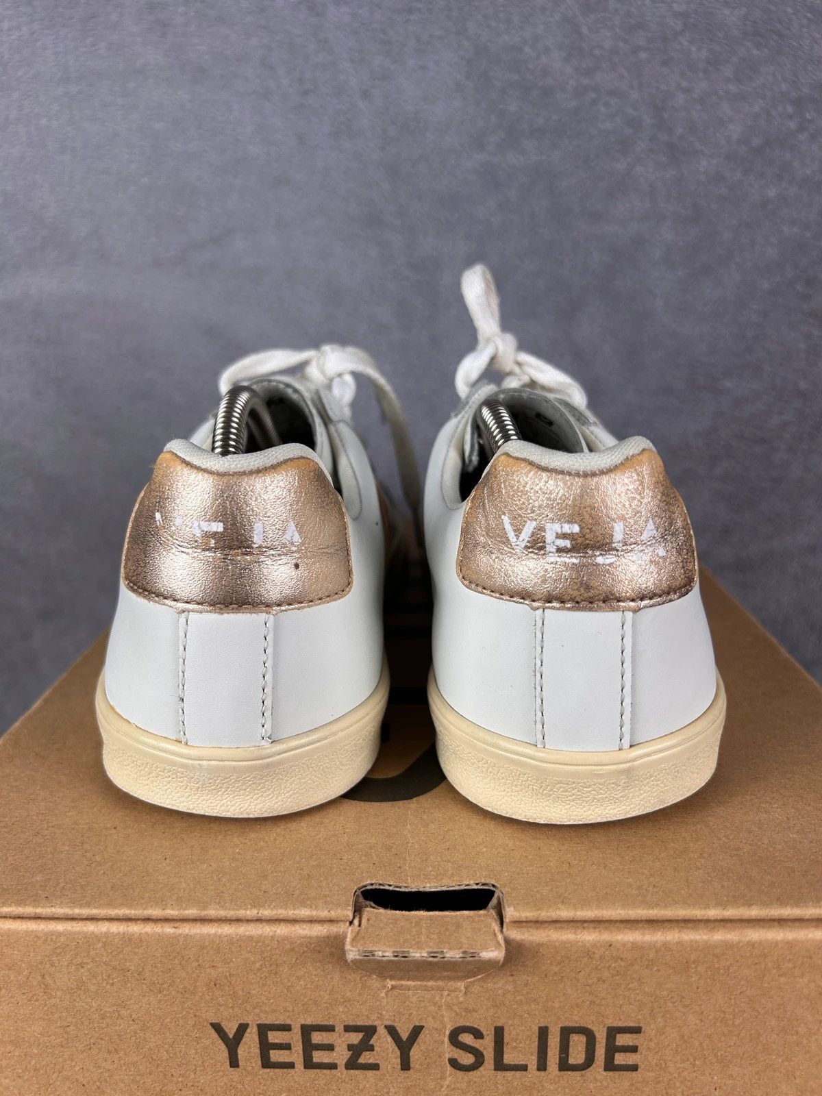 Designer × Veja Wata Veja leather white gold sneakers Size US 7 / IT 37 - 3 Thumbnail
