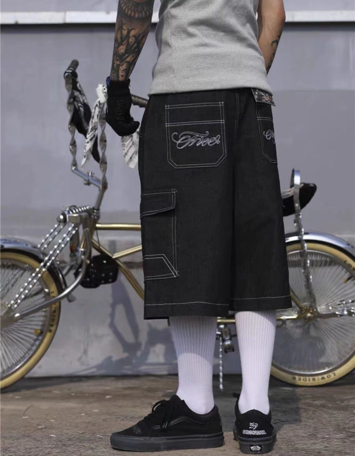 Jean Hip-hop embroidered over-the-knee baggy denim shorts Size US 32 / EU 48 - 4 Thumbnail