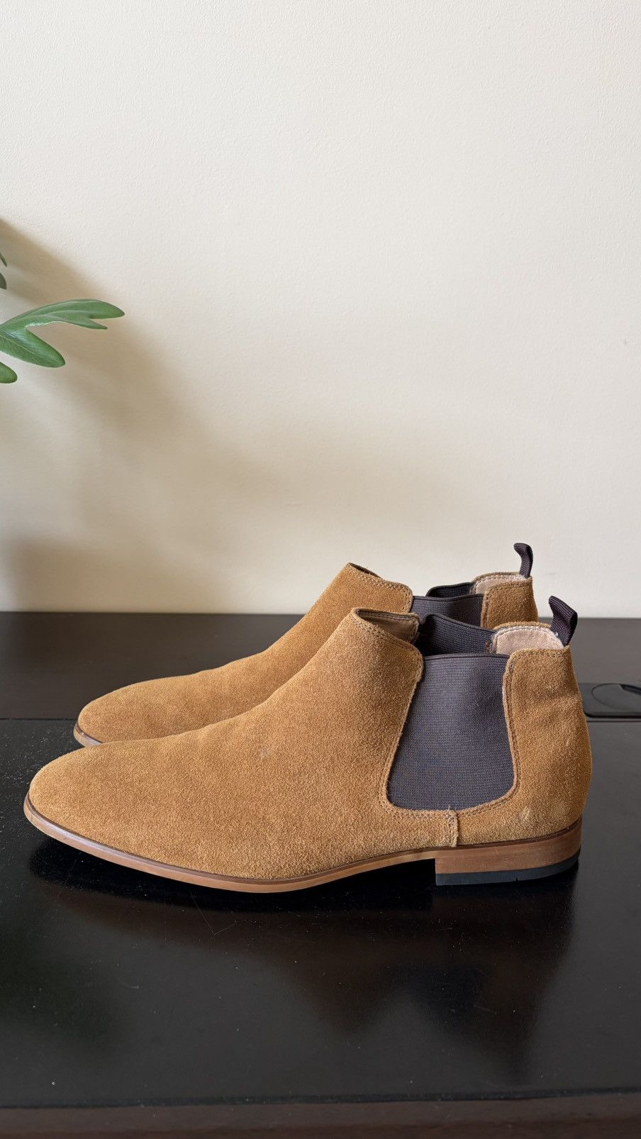 La Milano La Milano Suede Chelsea Boots – Tan – Size 10 Size US 10 / EU 43 - 4 Thumbnail