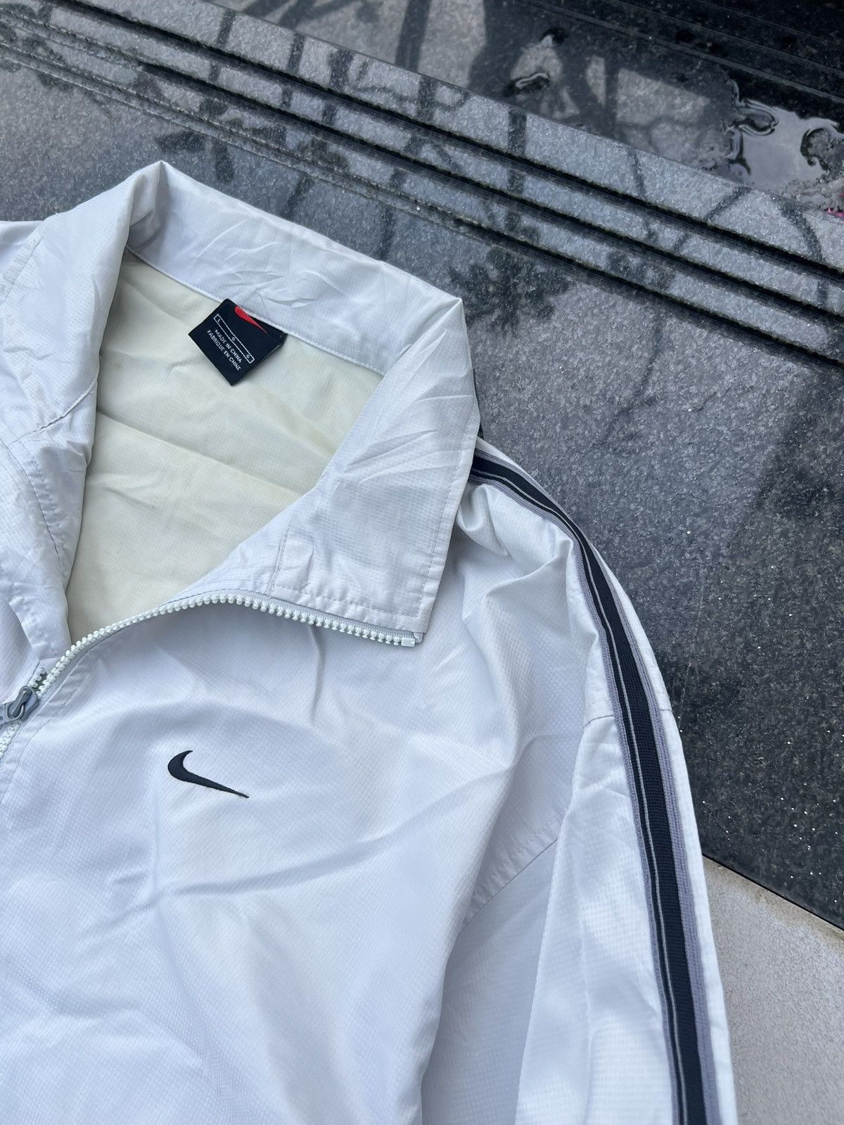 Nike × Vintage 90s Nike Swoosh Vintage Y2K Oversized Windbreaker Jacket Size US L / EU 52-54 / 3 - 6 Thumbnail