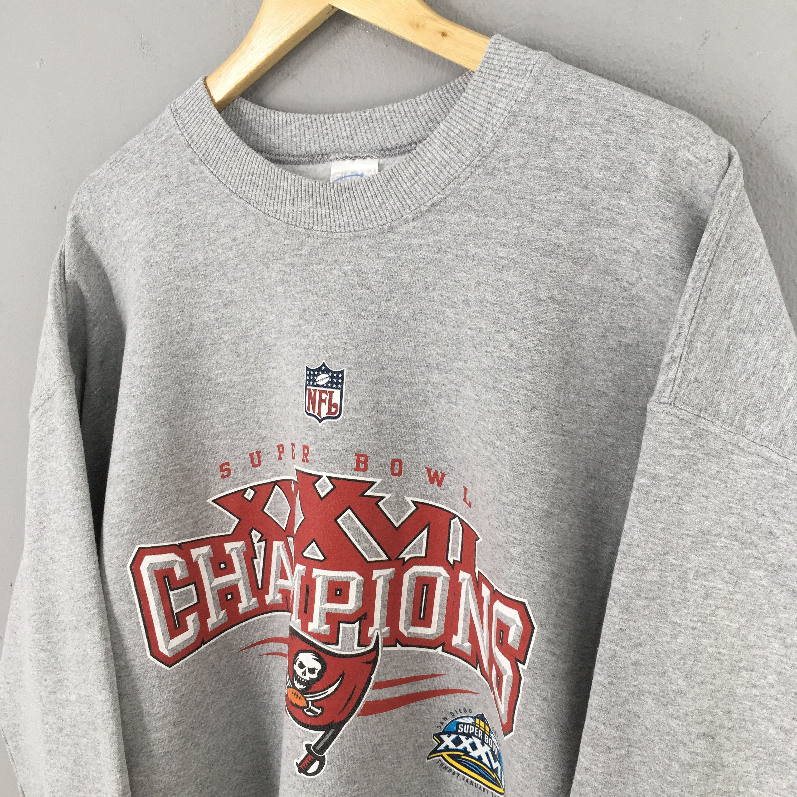 Gildan × NFL × Vintage Vintage Tampa Bay Buccaneers NFL Sweatshirt XLarge Size US XL / EU 56 / 4 - 3 Thumbnail