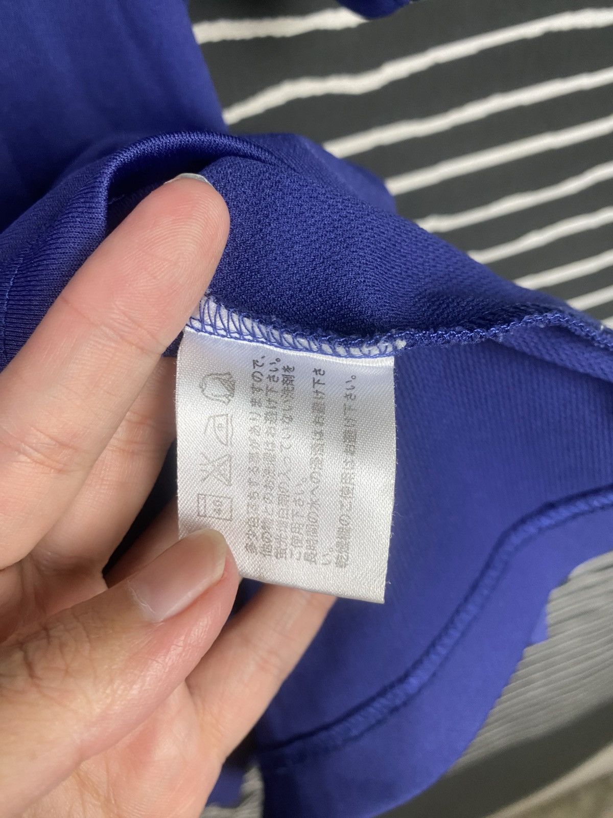 Uniqlo Vintage Uniqlo Jersey Size US L / EU 52-54 / 3 - 5 Thumbnail